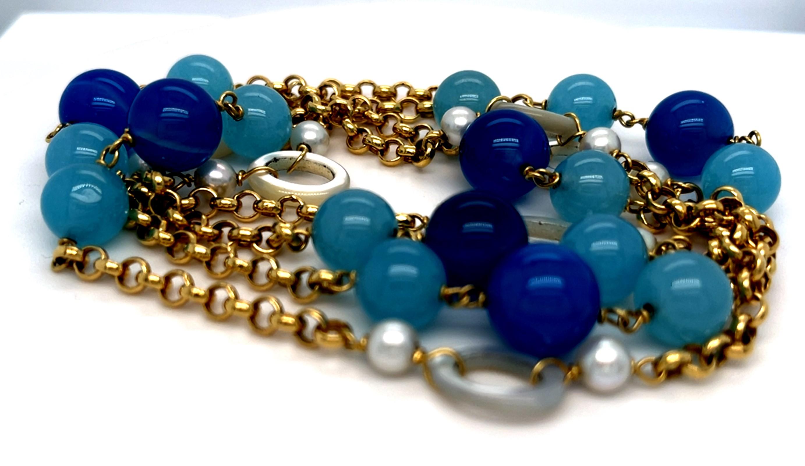 Collier en or jaune 18k avec calcédoine teintée et perles de culture 36