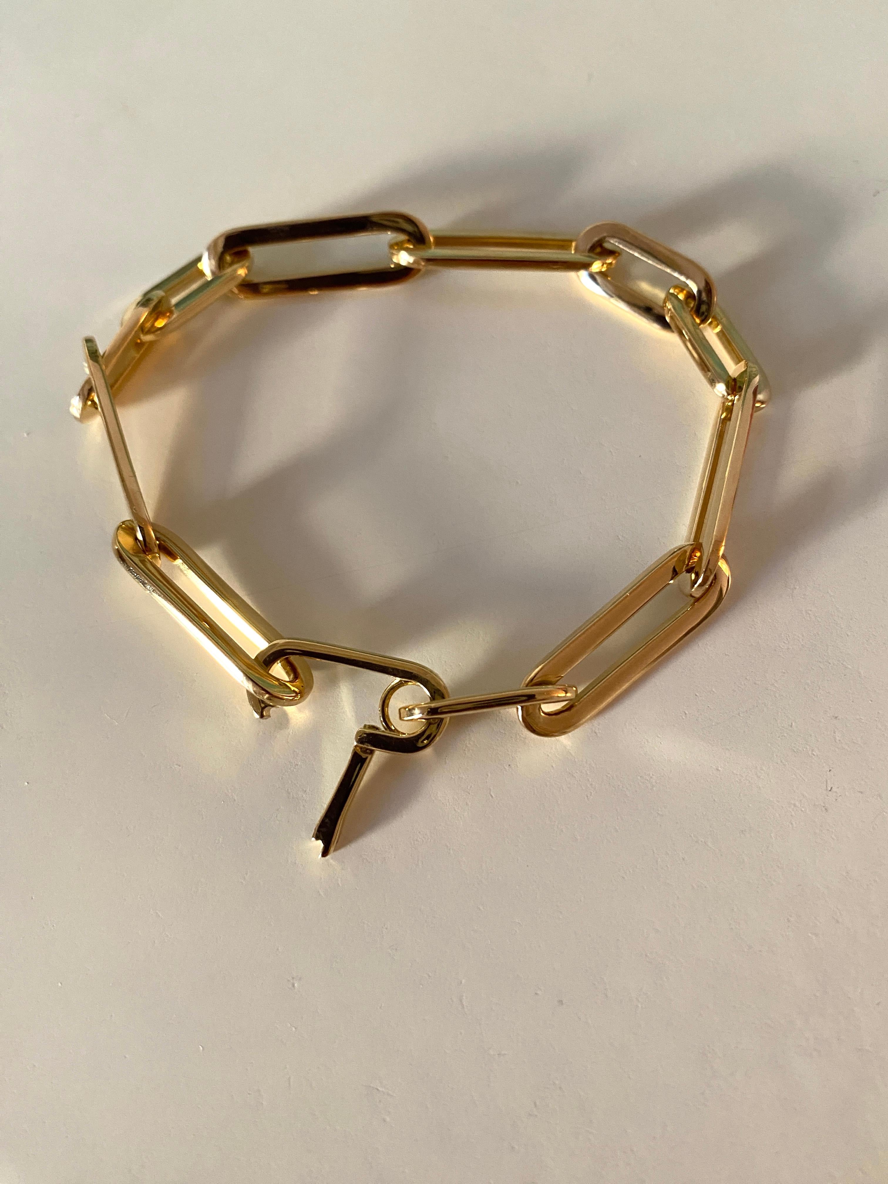 Ready to Ship 18k Yellow Gold Unisex Modern Link Chain Bracelet For Sale 1