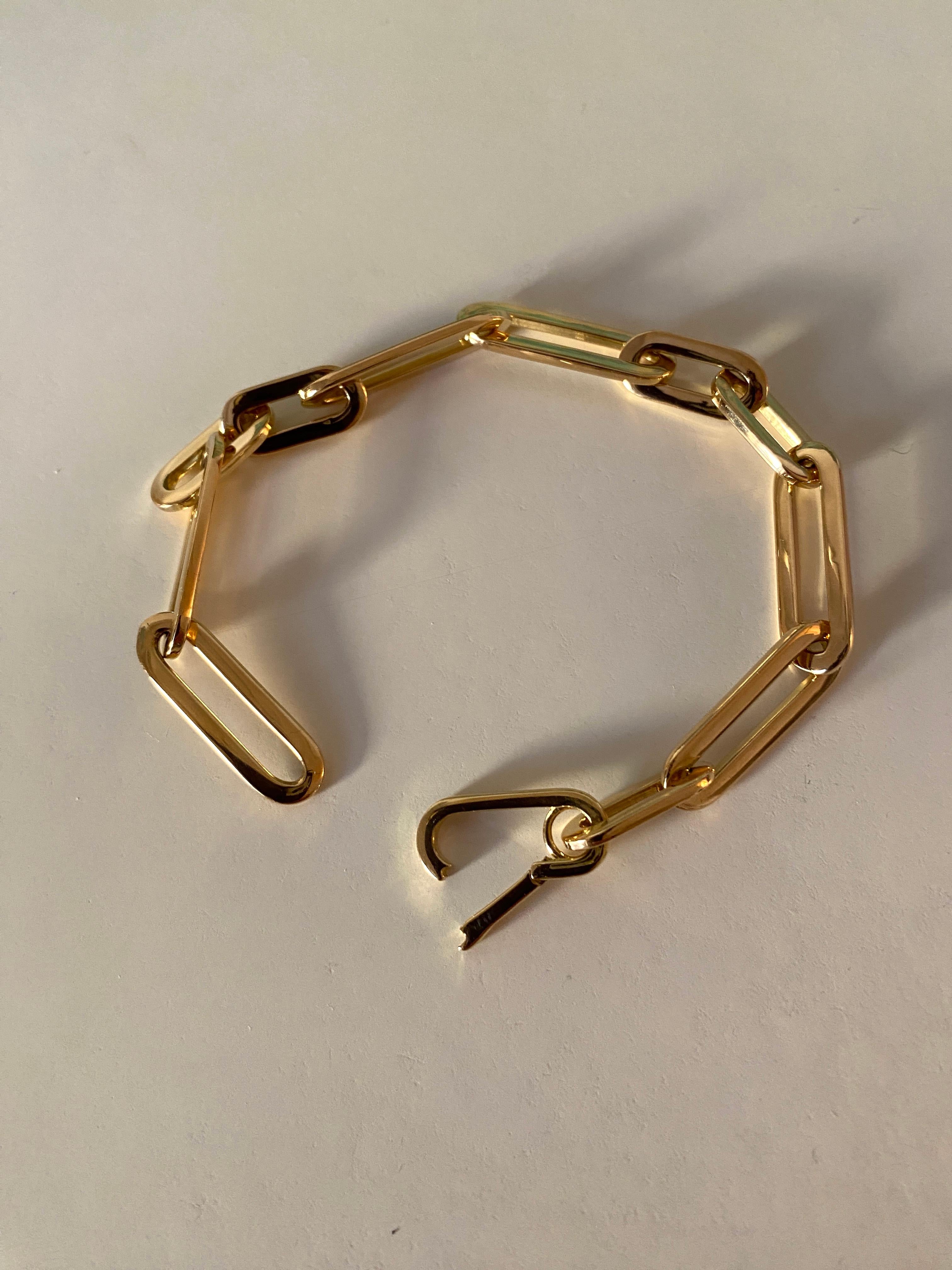 Ready to Ship 18k Yellow Gold Unisex Modern Link Chain Bracelet For Sale 3