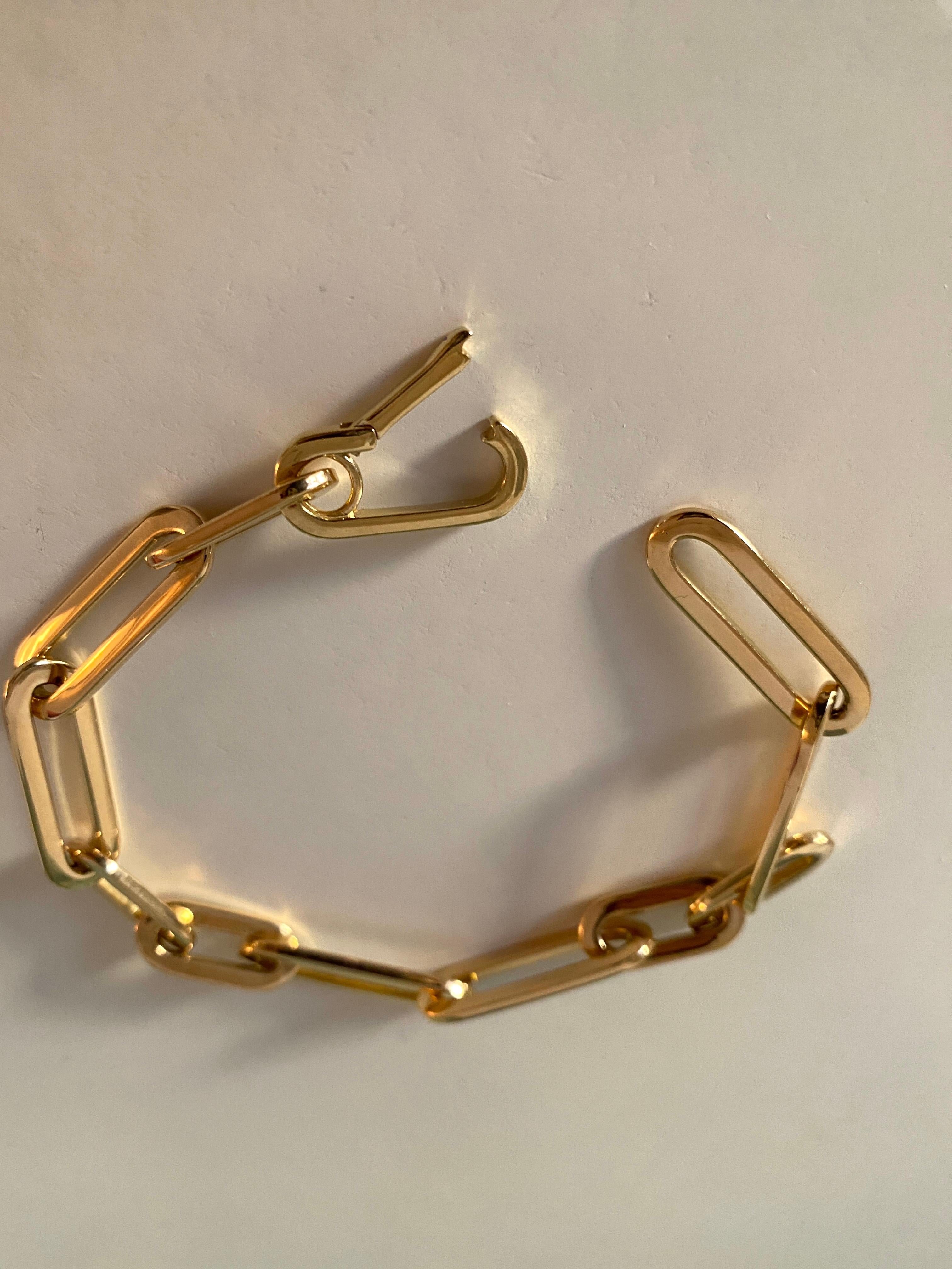Ready to Ship 18k Yellow Gold Unisex Modern Link Chain Bracelet For Sale 4
