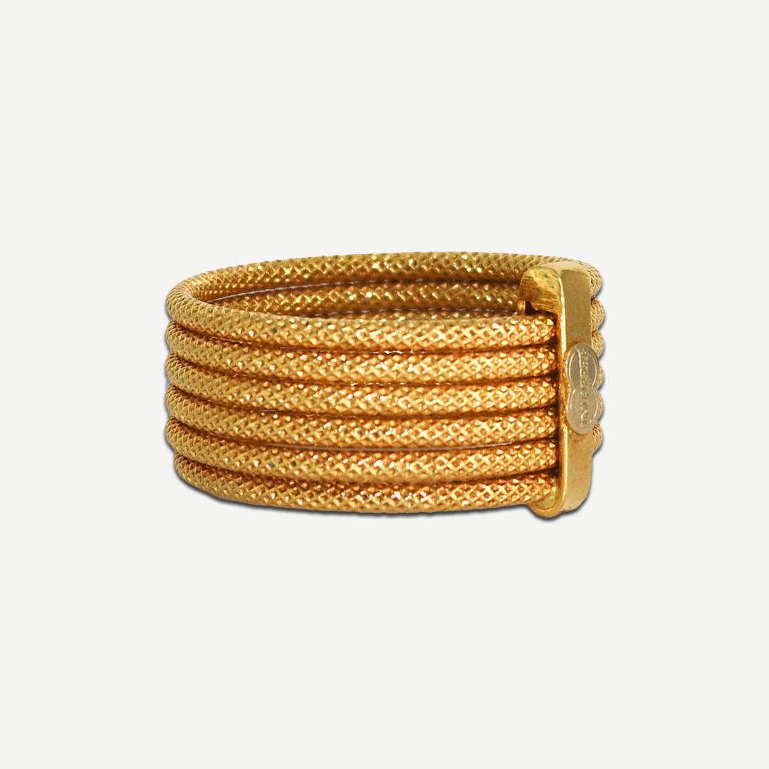 18k multi-row mesh ring made by Italian designer Unoaerre.
Stamped and tests 18k, weighs 6.3 grams.
Size 8 1/2.