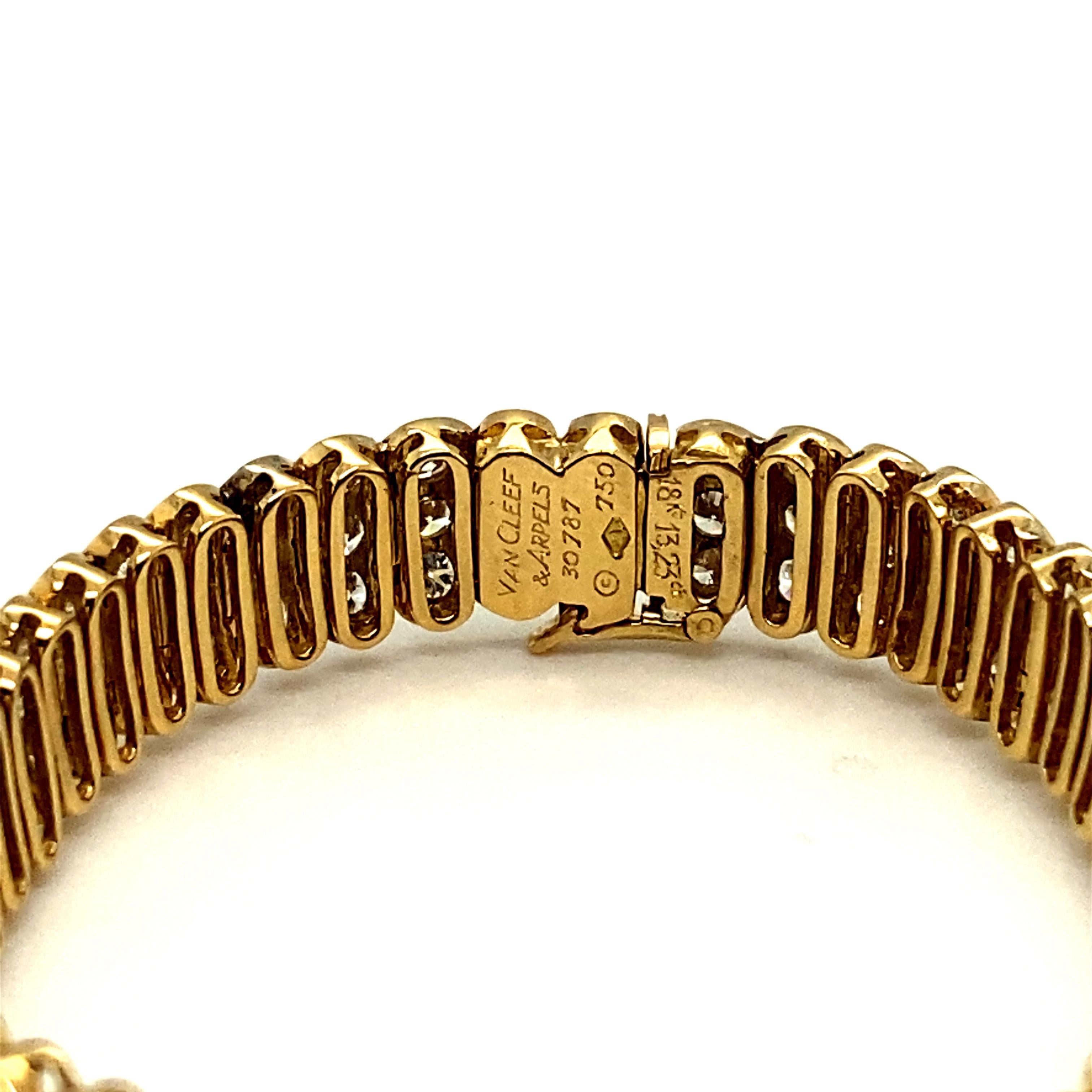 18K Yellow Gold Van Cleef & Arpels Diamond Bracelet In Excellent Condition In New York, NY