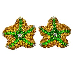 Orecchini in oro giallo 18 carati, zaffiro dorato vibrante, granato tsavorite e diamante