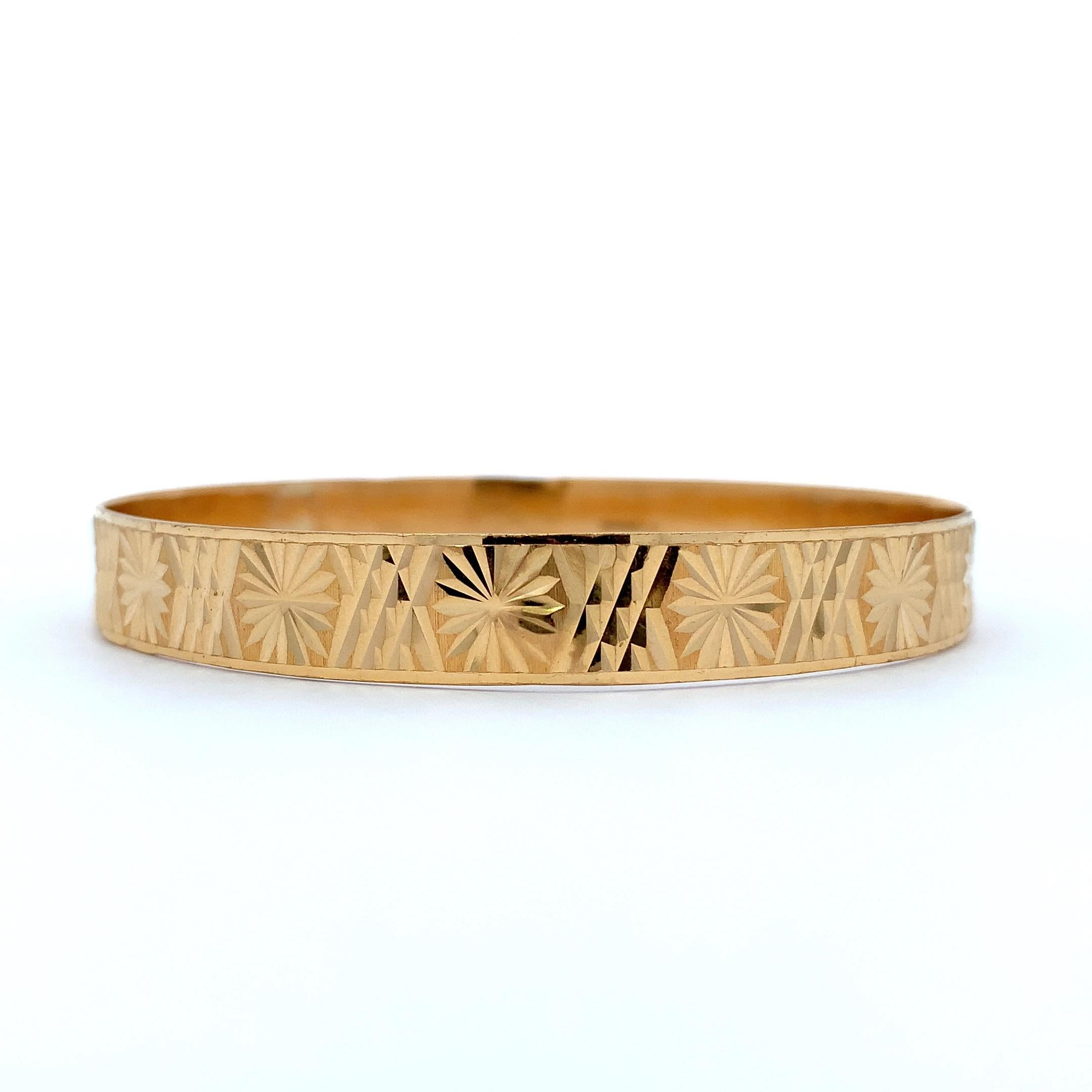 18k Yellow gold Vintage bangle bracelet For Sale 2