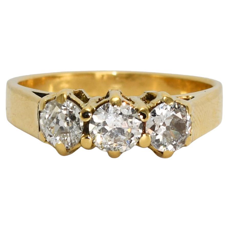 18K Yellow Gold Vintage Diamond Cocktail Ring 0.83tdw For Sale