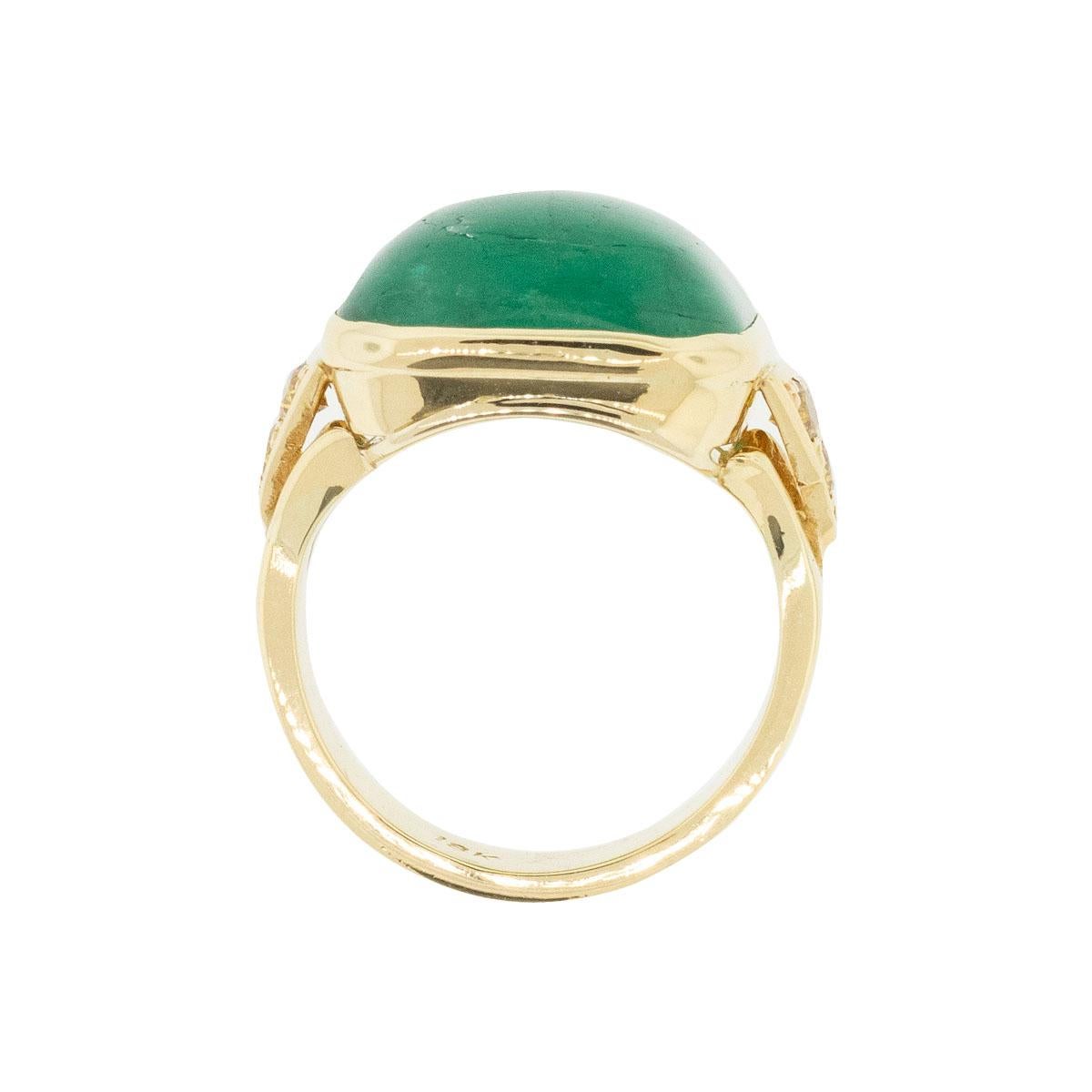 Emerald Cut 18k Yellow Gold Vintage Emerald Cabochon Ring For Sale