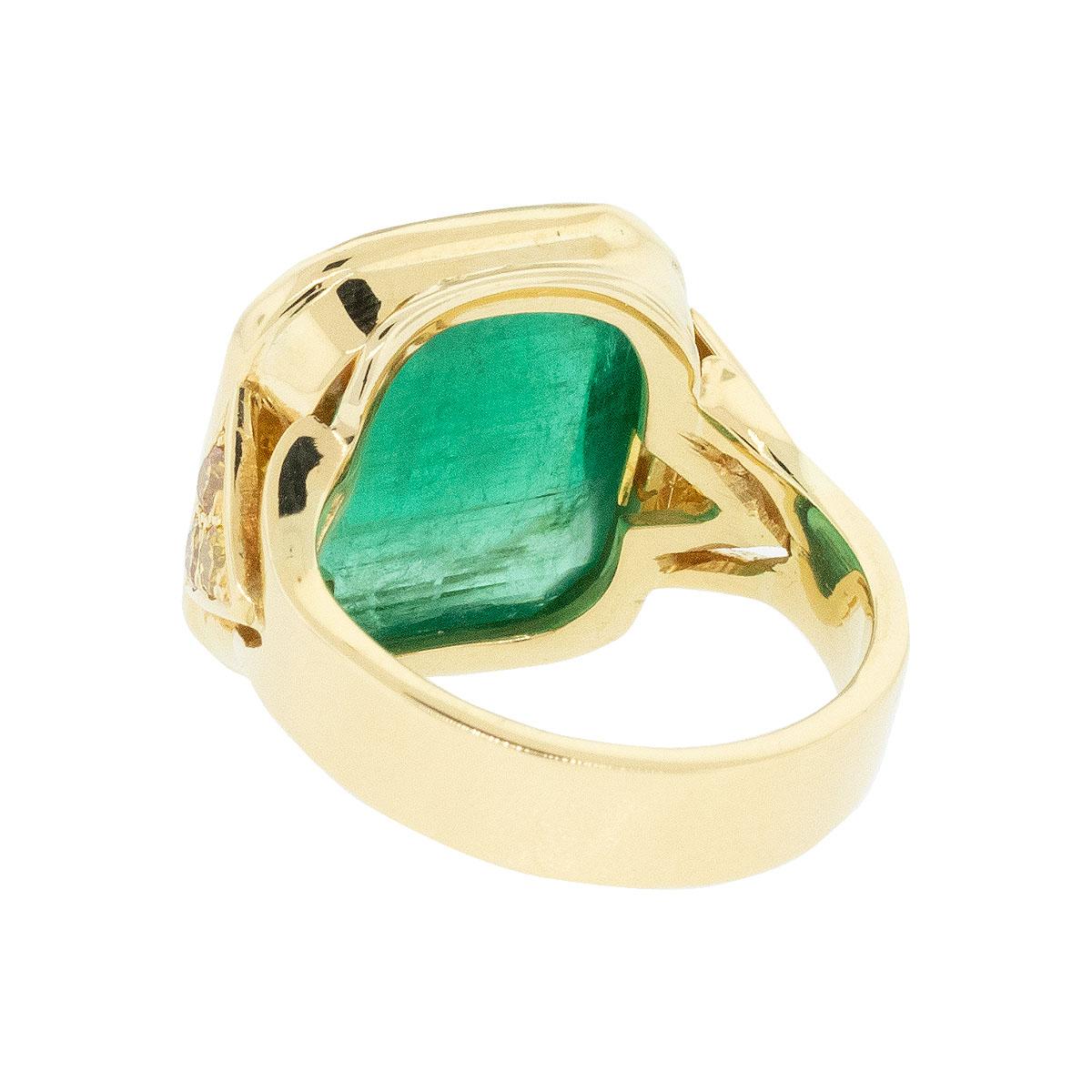 Women's or Men's 18k Yellow Gold Vintage Emerald Cabochon Ring For Sale