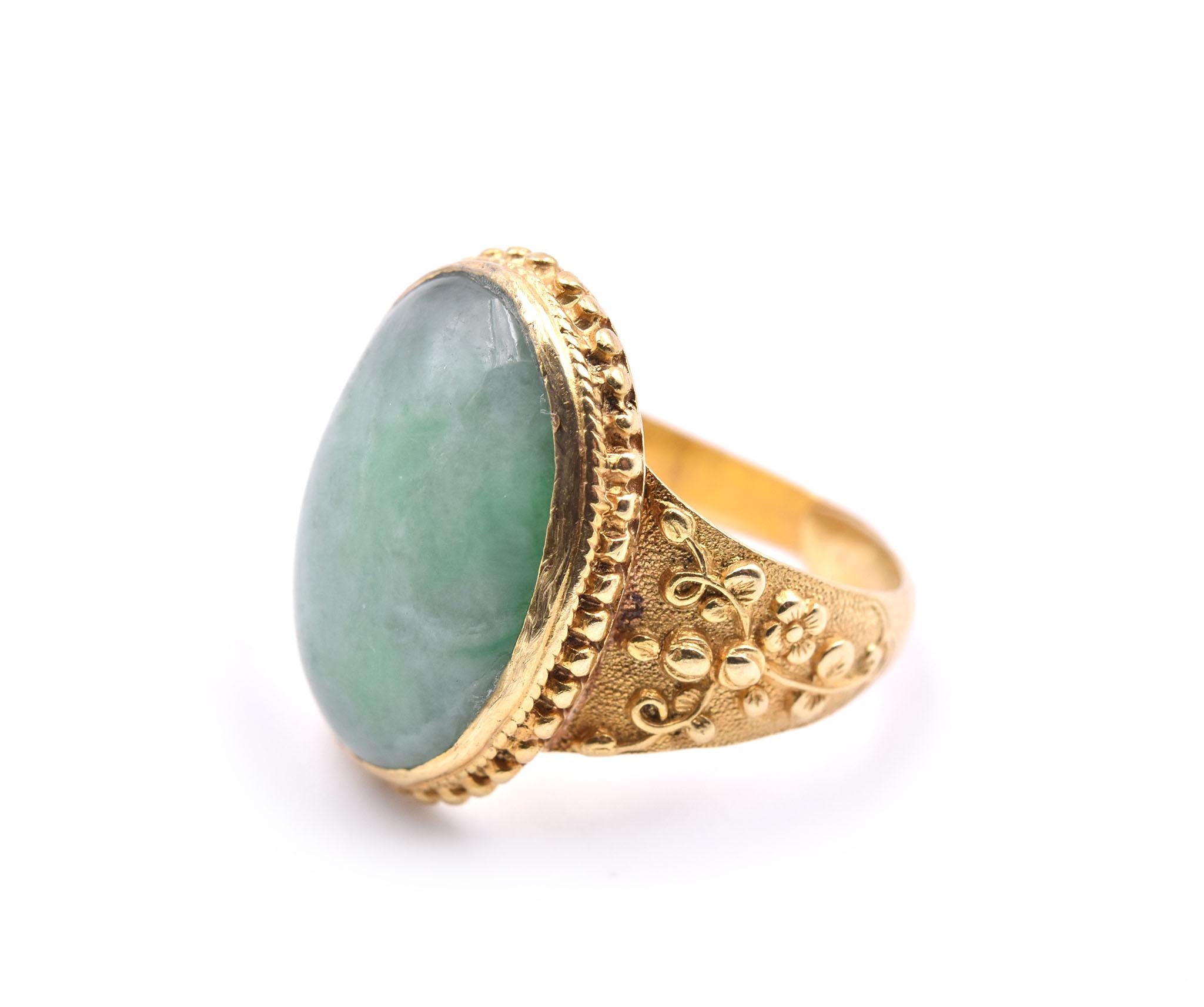 18 Karat Yellow Gold Vintage Jade Ring In Excellent Condition In Scottsdale, AZ