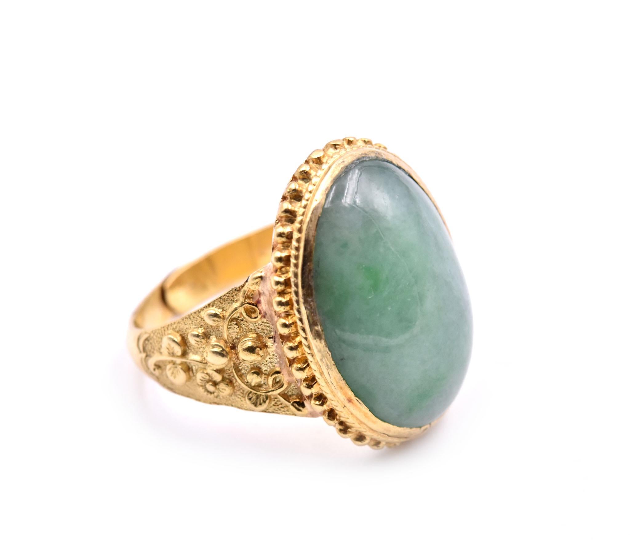 Women's 18 Karat Yellow Gold Vintage Jade Ring