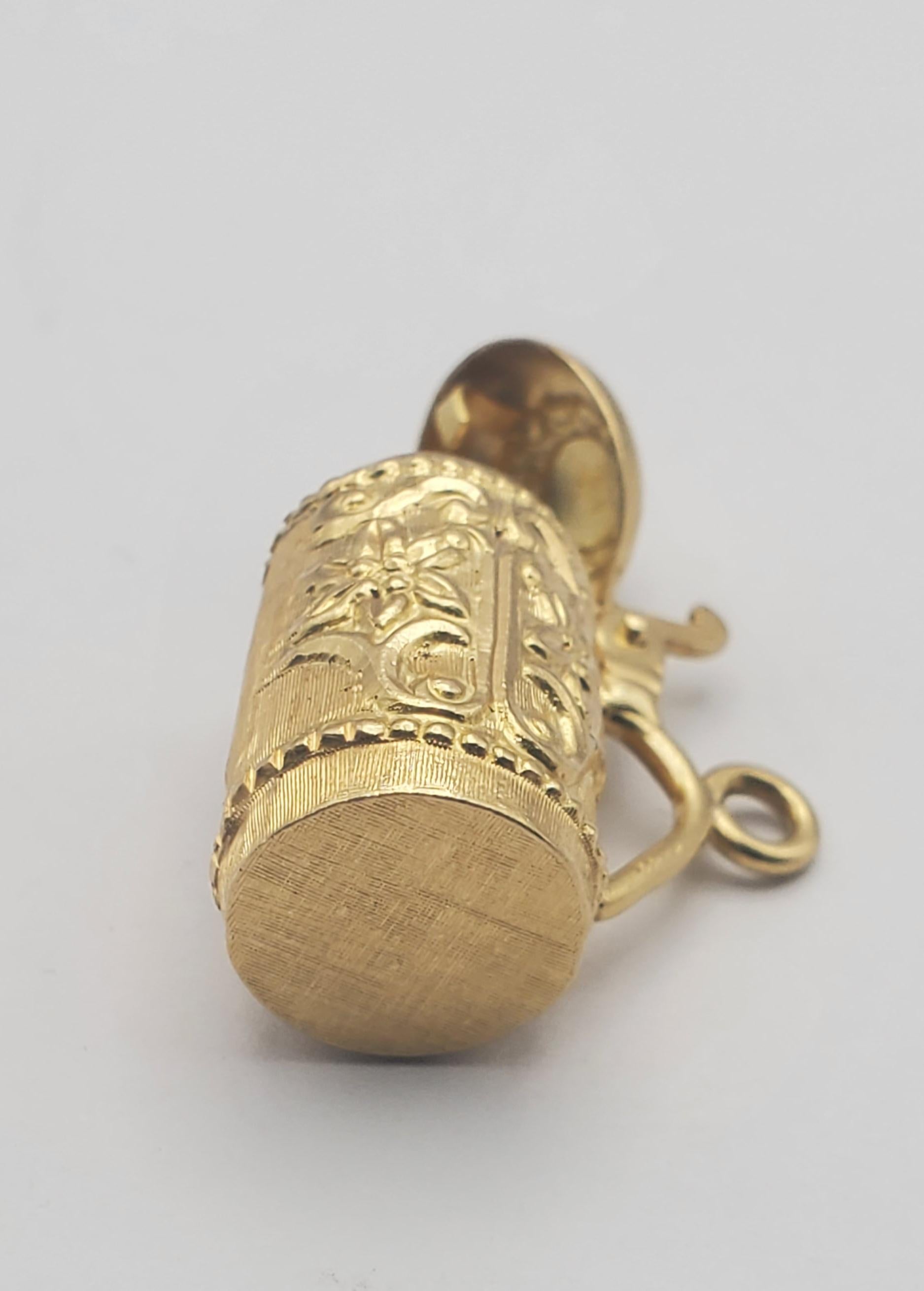 18K Yellow Gold Vintage Lidded Beer Stein Charm/Pendant 2