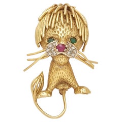 18k Yellow Gold Vintage Lion Brooch with Emerald, Ruby, and Diamond