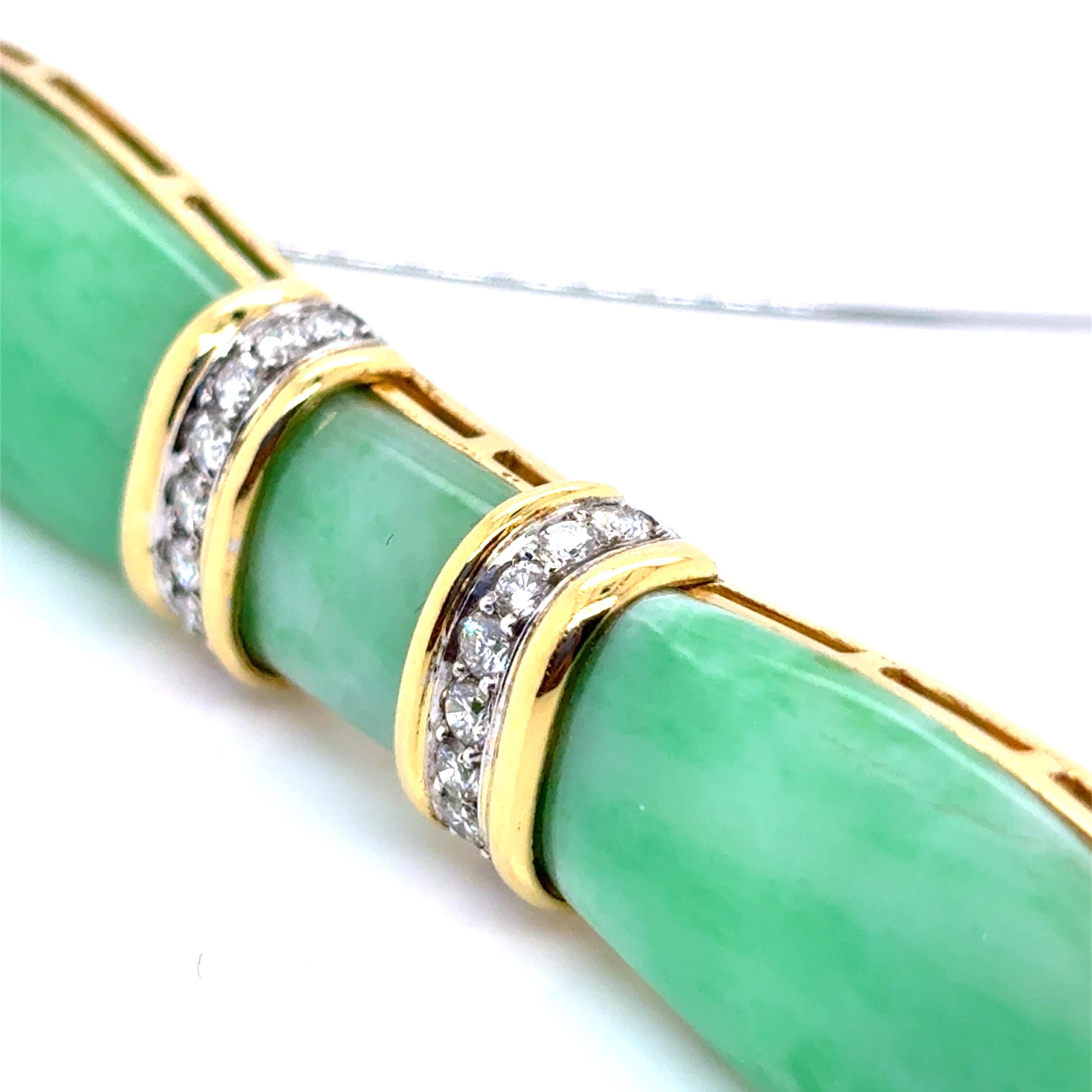 18k Gelbgold Vintage Lange Jade Diamant Pin (Zeitgenössisch) im Angebot