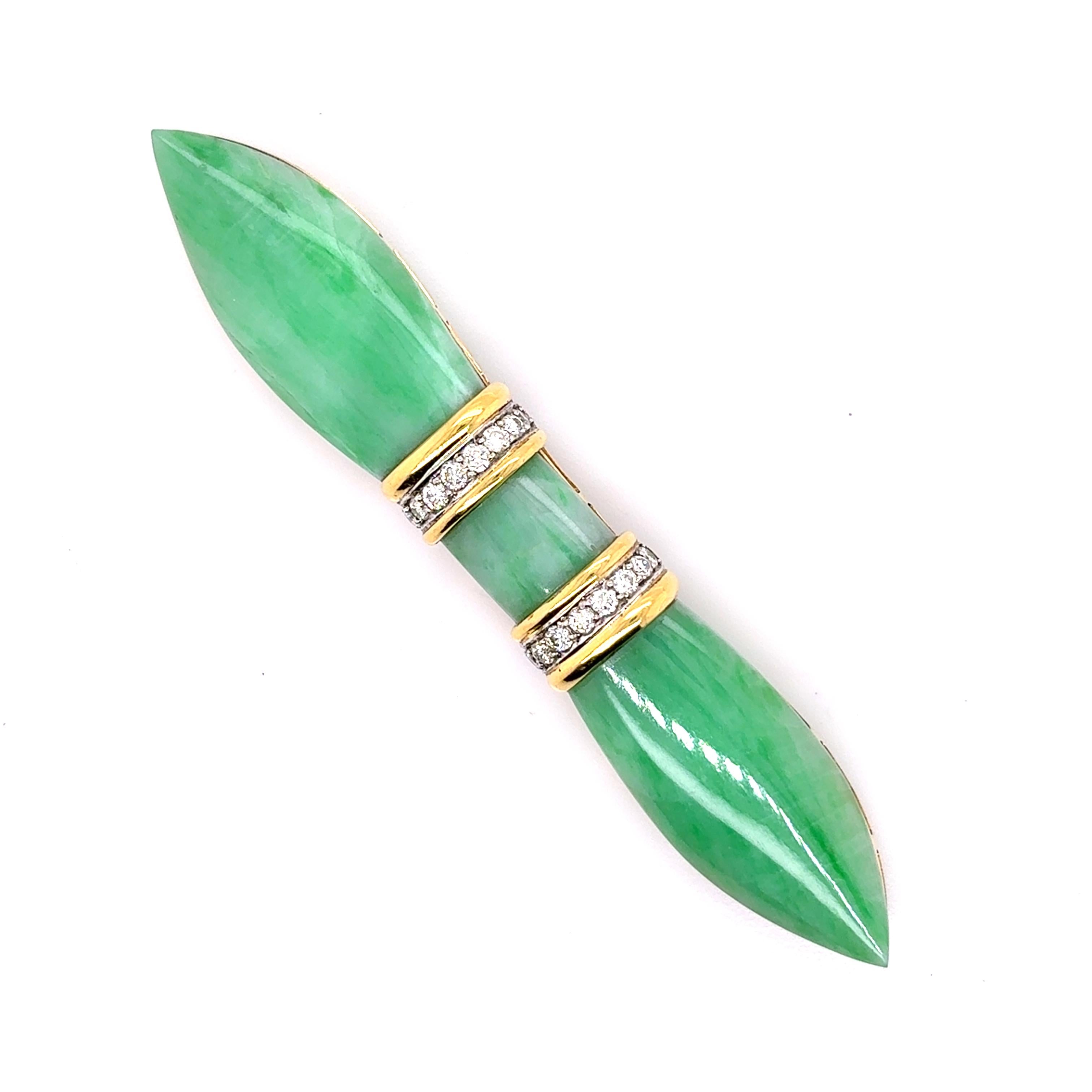 18k Gelbgold Vintage Lange Jade Diamant Pin (Ungeschliffen) im Angebot