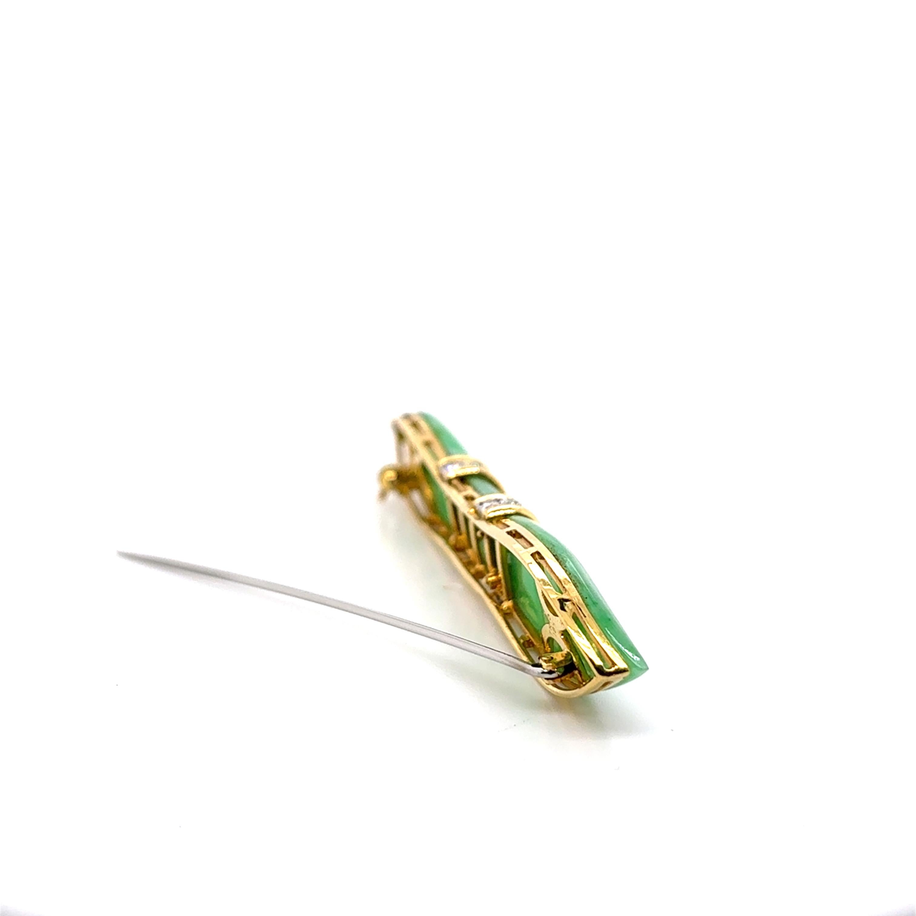 18k Gelbgold Vintage Lange Jade Diamant Pin für Damen oder Herren im Angebot