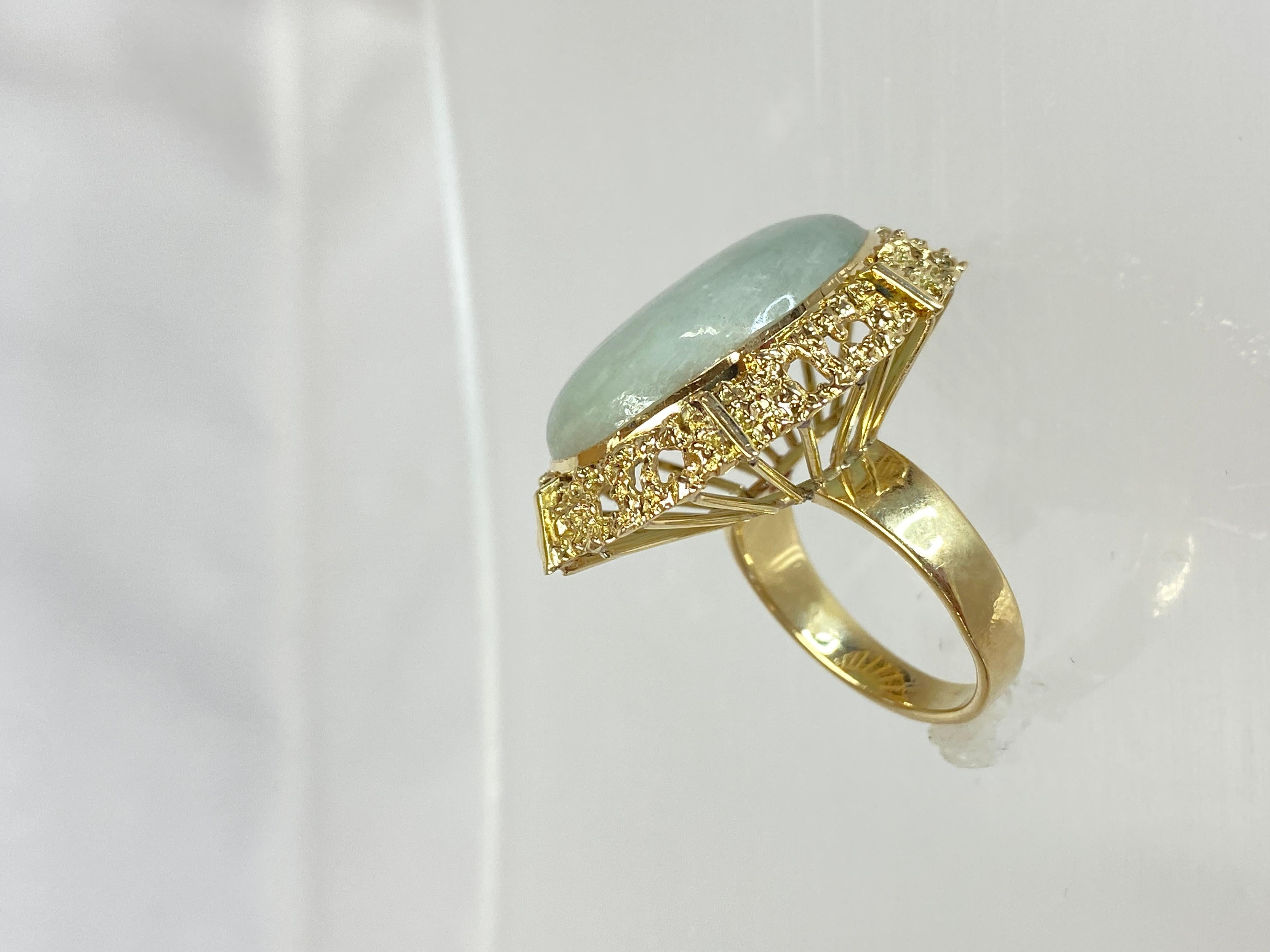 18K Yellow Gold Vintage Mid-Century 1960 Grand Jade Filigree Size 7 Ring 14.5g For Sale 1