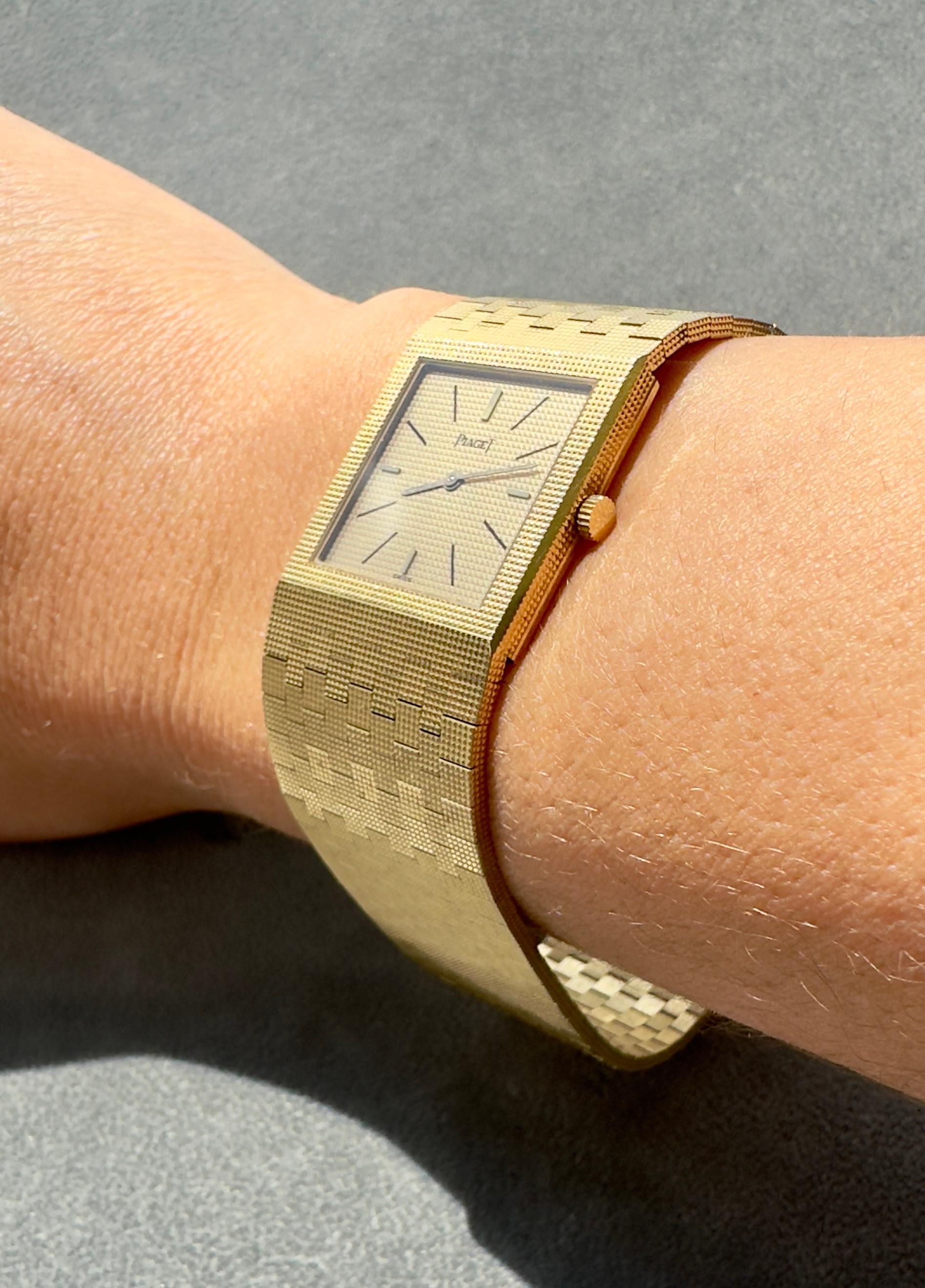 Women's or Men's 18k Yellow Gold Vintage Piaget Ref. 9131C4 Watch For Sale