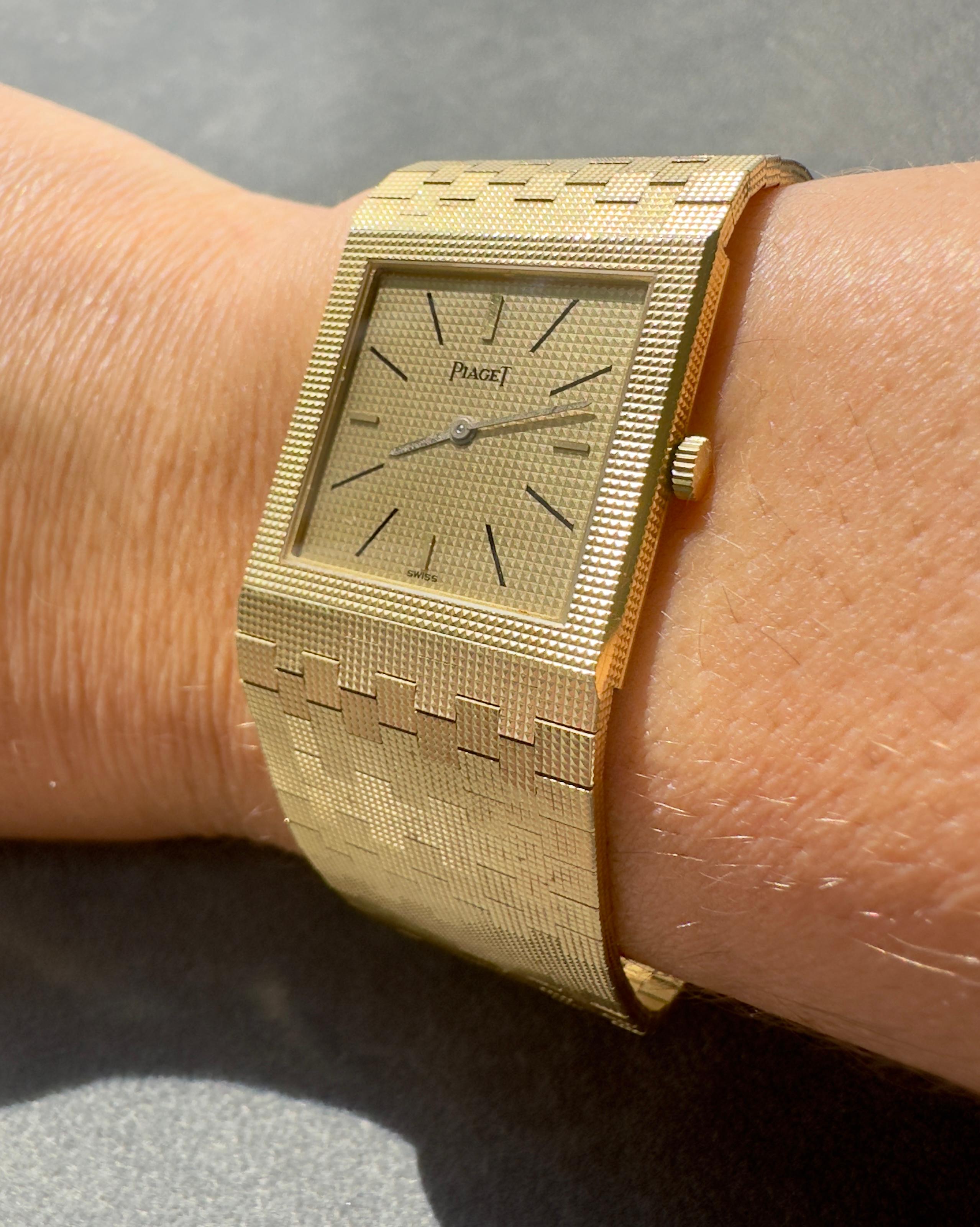 18k Yellow Gold Vintage Piaget Ref. 9131C4 Watch In Good Condition For Sale In Houston, TX