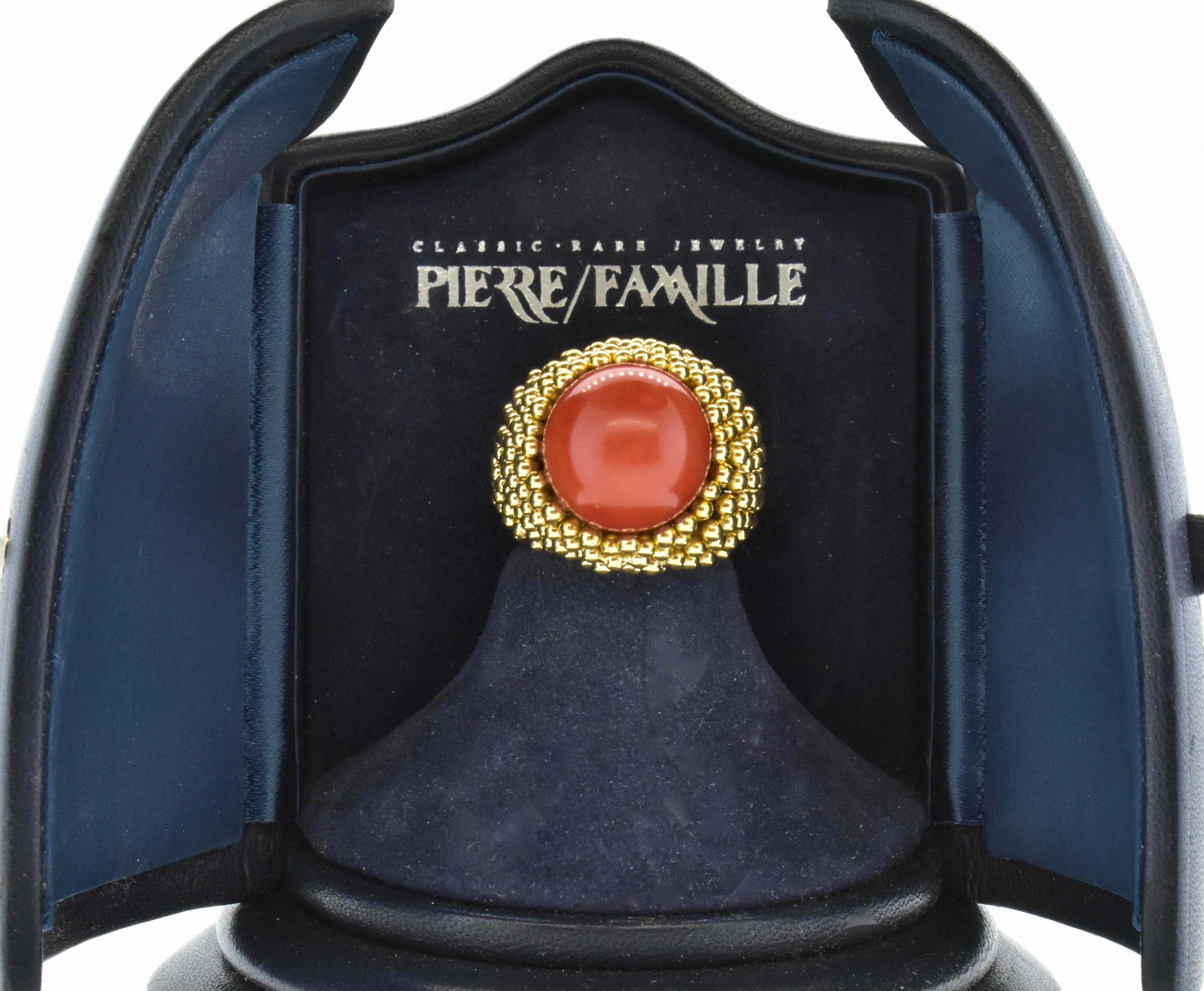 Cabochon 18K yellow gold vintage Red Coral Ring, Circa 1960 For Sale