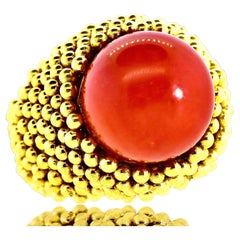 Anillo de Coral Rojo vintage de oro amarillo de 18 quilates, Circa 1960