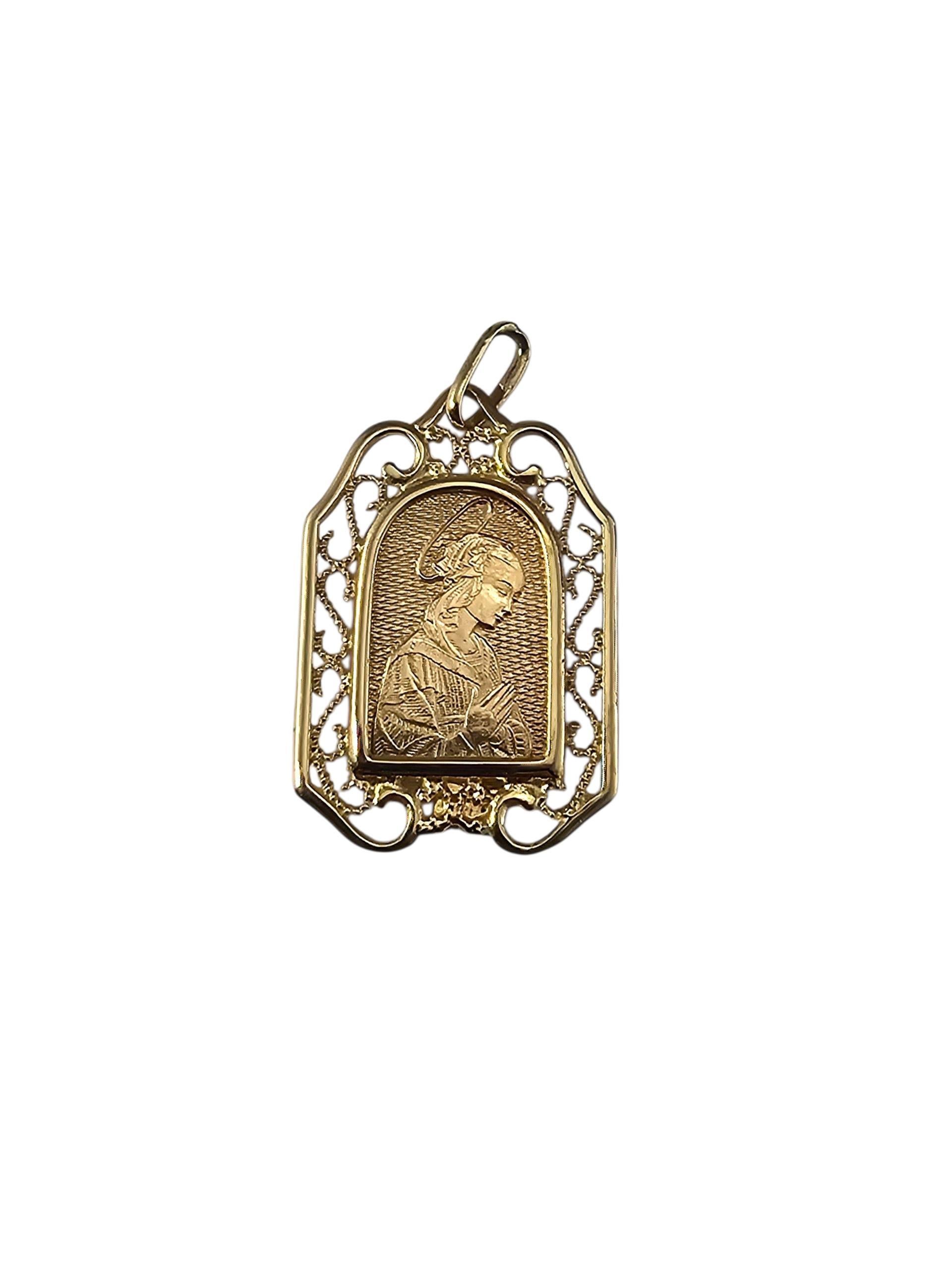 Pendentif en or jaune 18K avec médaille de la Vierge Marie #23524