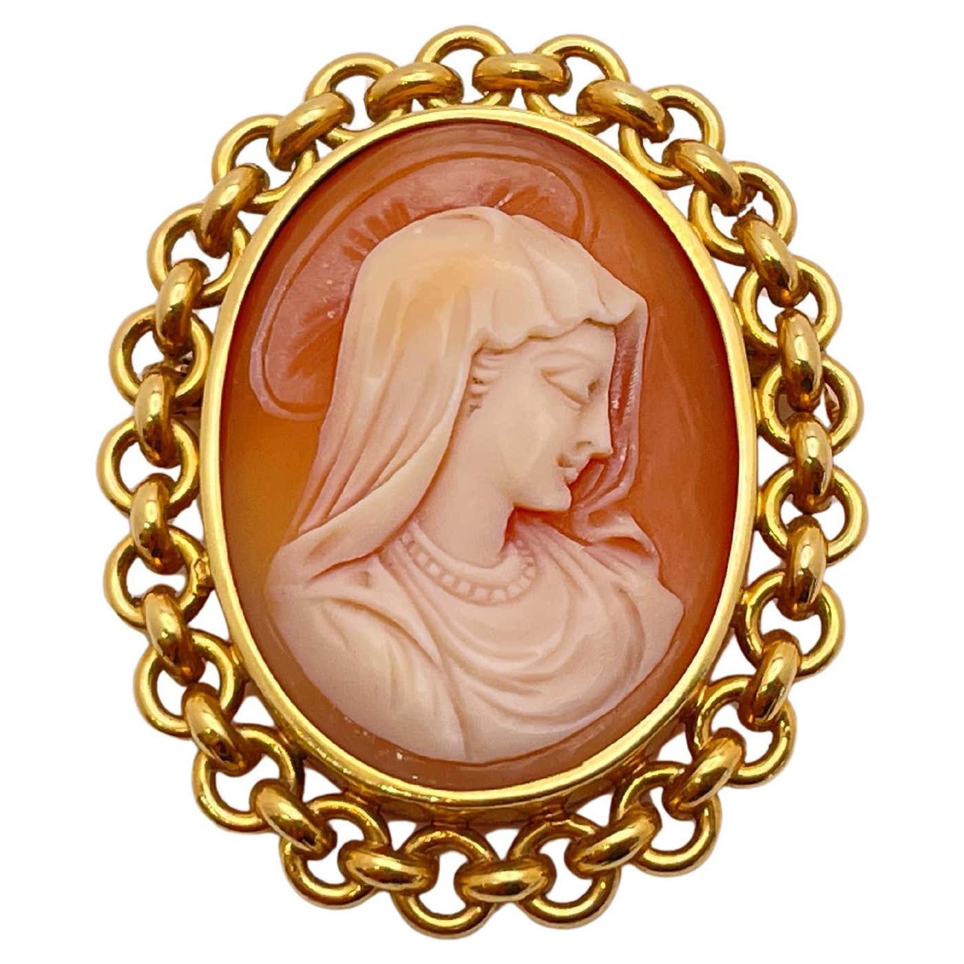 Virgin Mary Shell 18K Yellow Gold Virgin Mary Shell Cameo Brooch For Sale at 1stDibs