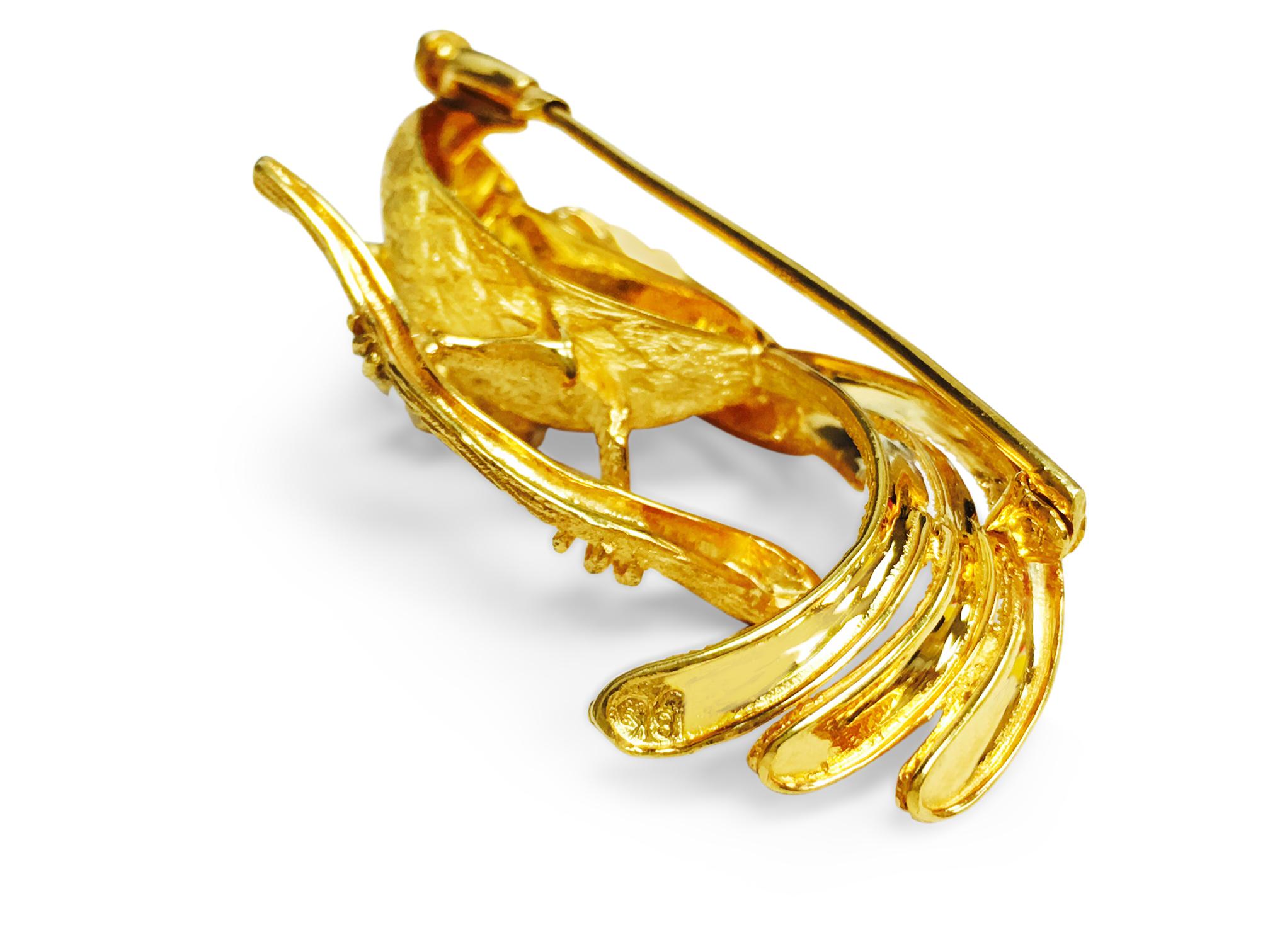 Art nouveau Épingle oiseau vintage en or jaune 18 carats avec diamants VVS en vente