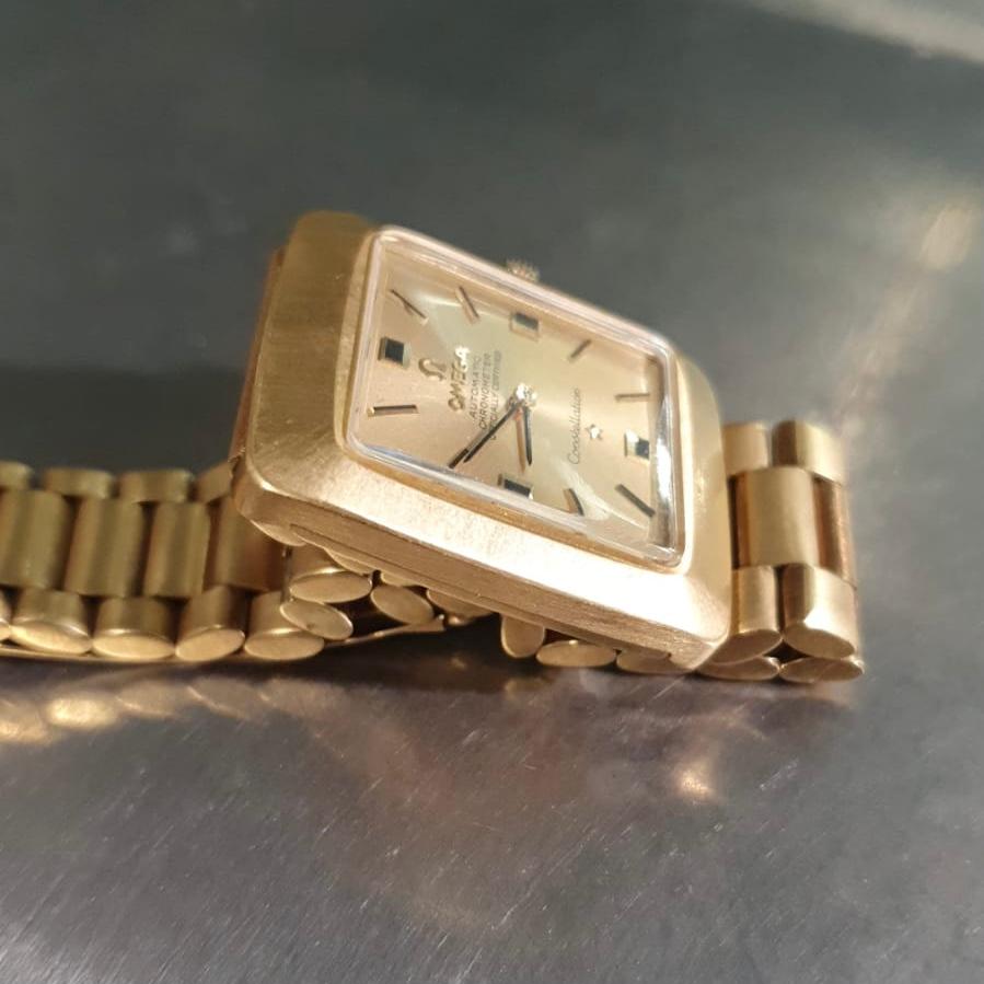 18K Yellow Gold Watch Omega Constellation Full Satinated Gold In Excellent Condition In Crema, Cremona