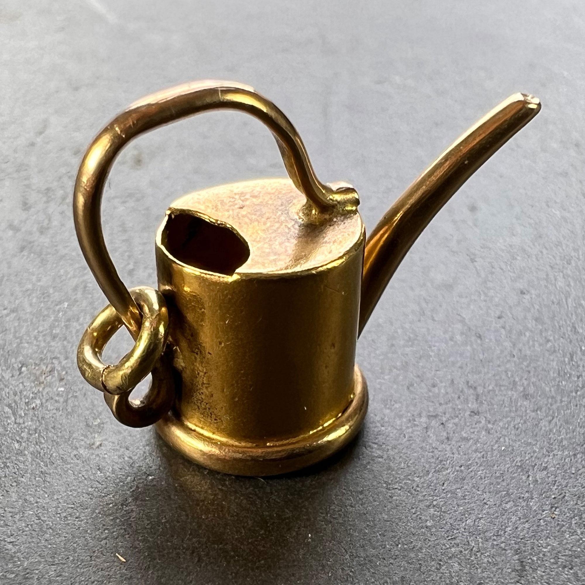 18K Yellow Gold Watering Can Charm Pendant In Good Condition For Sale In London, GB