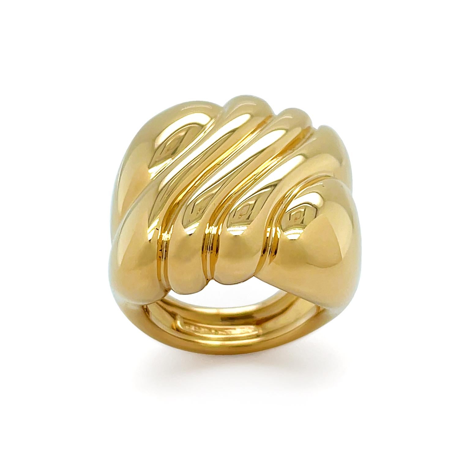 Women's or Men's 18K Yellow Gold Wave Texture Ring For Sale