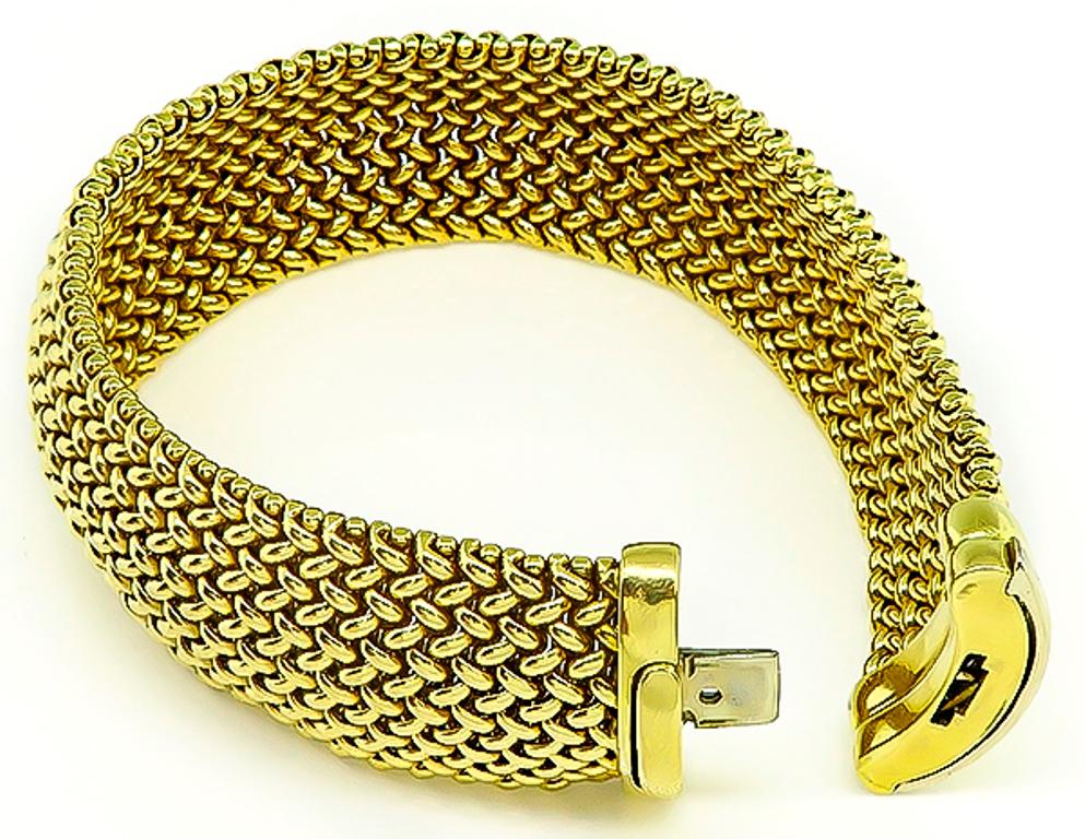 18 Karat Yellow Gold Weave Bracelet In Good Condition In New York, NY