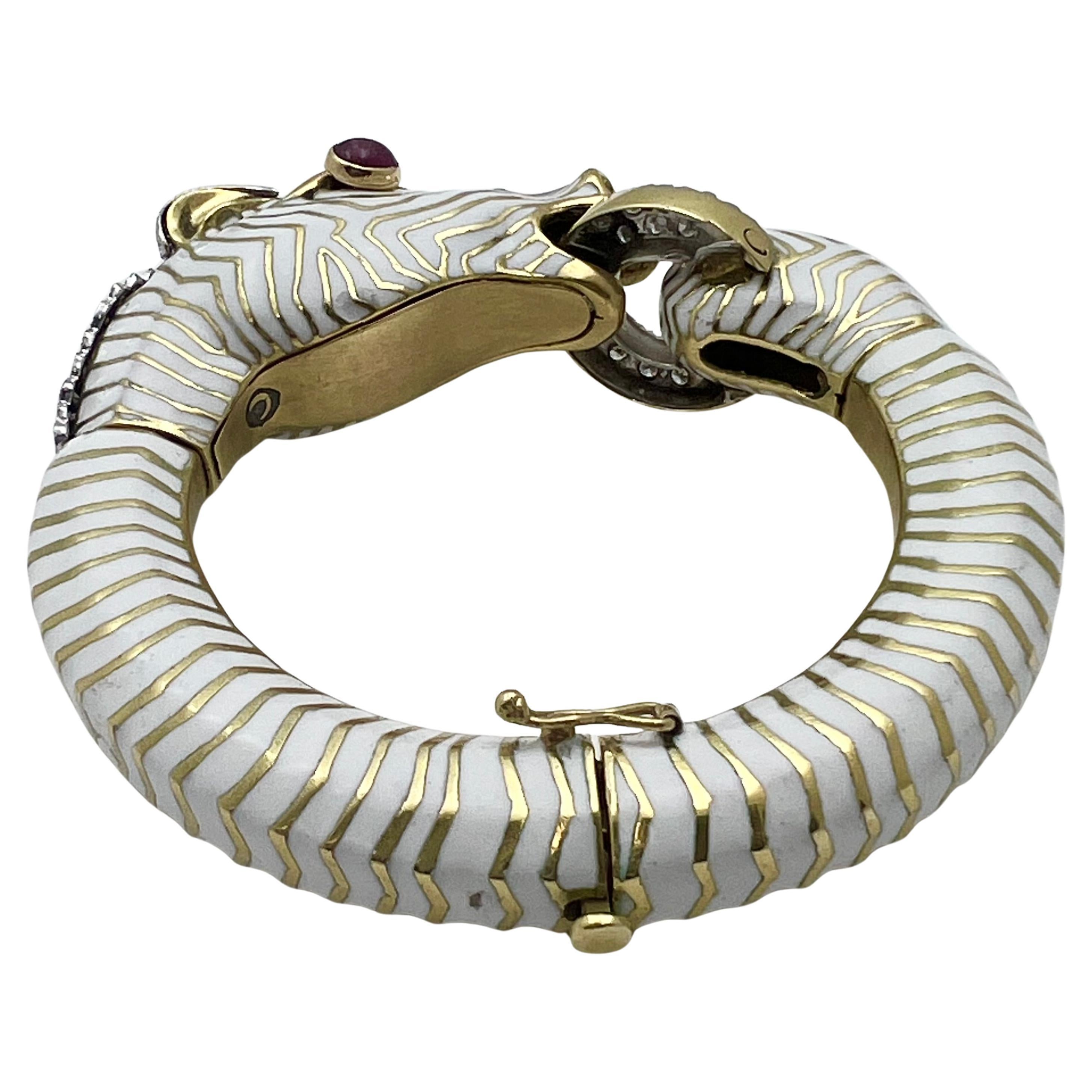 Bracciale Cavallo in oro giallo 18k con smalto bianco e diamanti in vendita 2