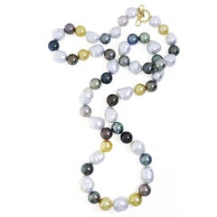 Collana di perle barocche e tahitiane in oro giallo 18 carati, bianco, grigio e oro
