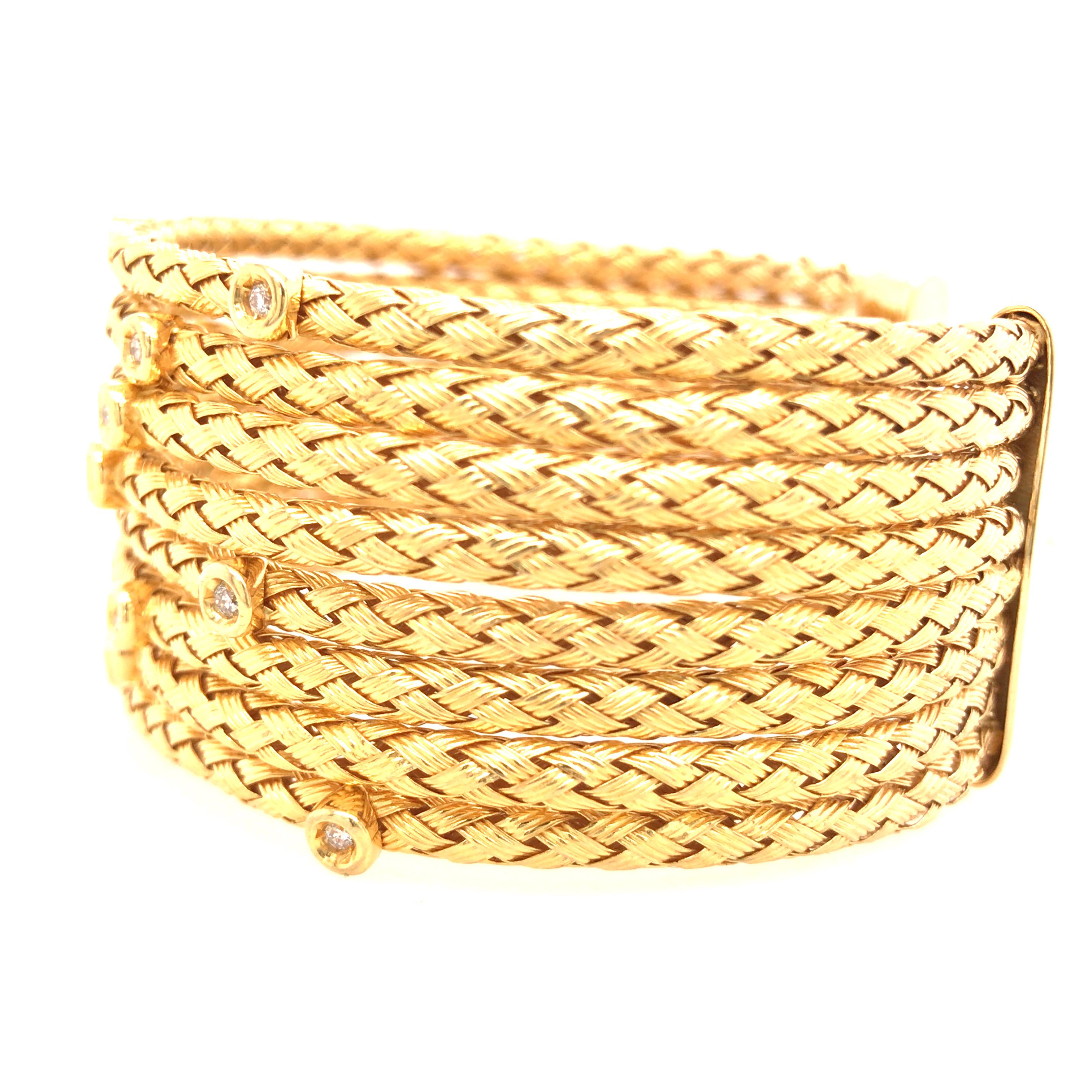 18K Yellow Gold Row Rope Bangle with Diamonds In Good Condition For Sale In Boca Raton, FL