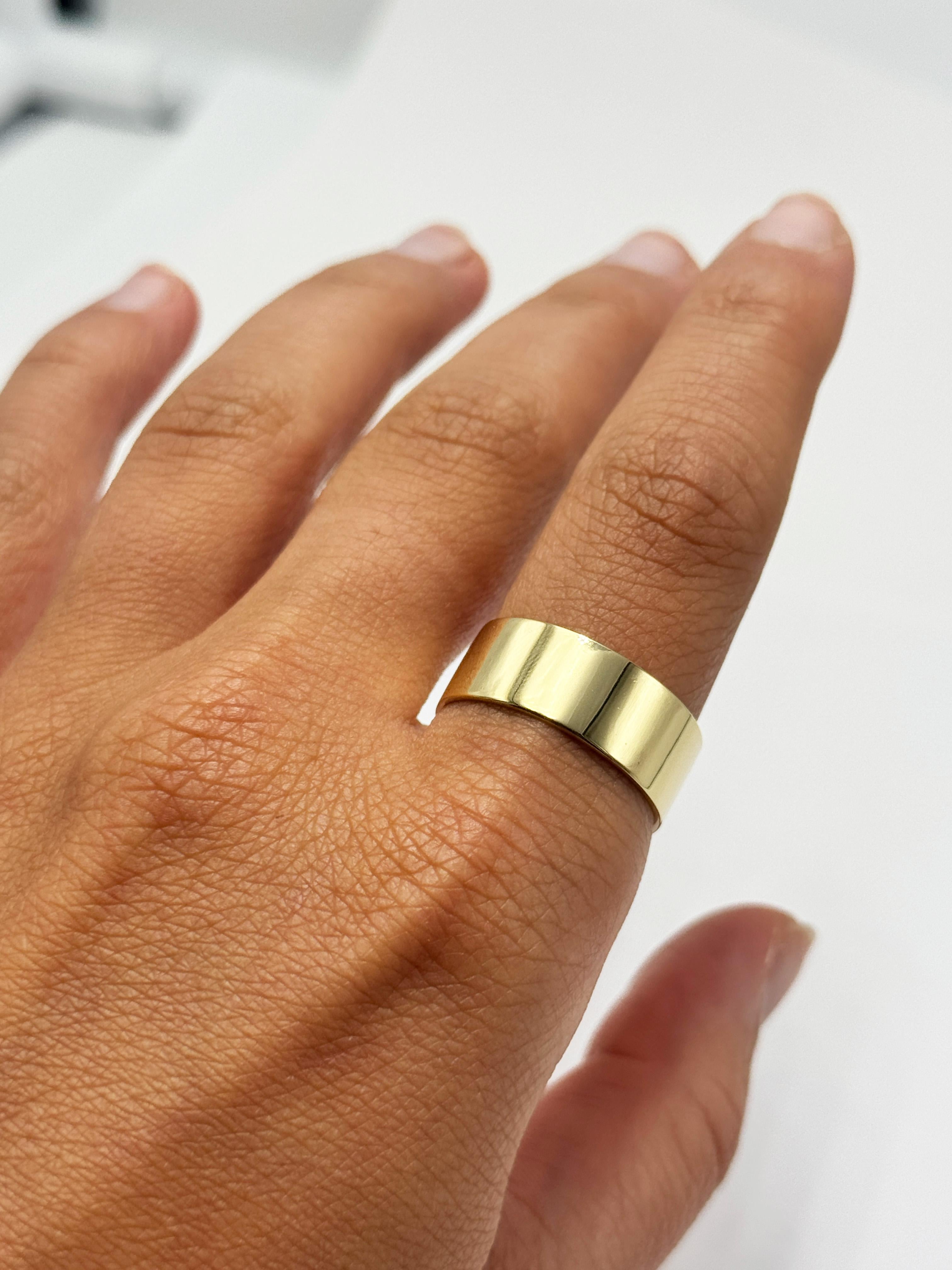 18K Yellow Gold Wide Band Ring Width 8mm Size 9.25 Polished In New Condition For Sale In Rome, IT