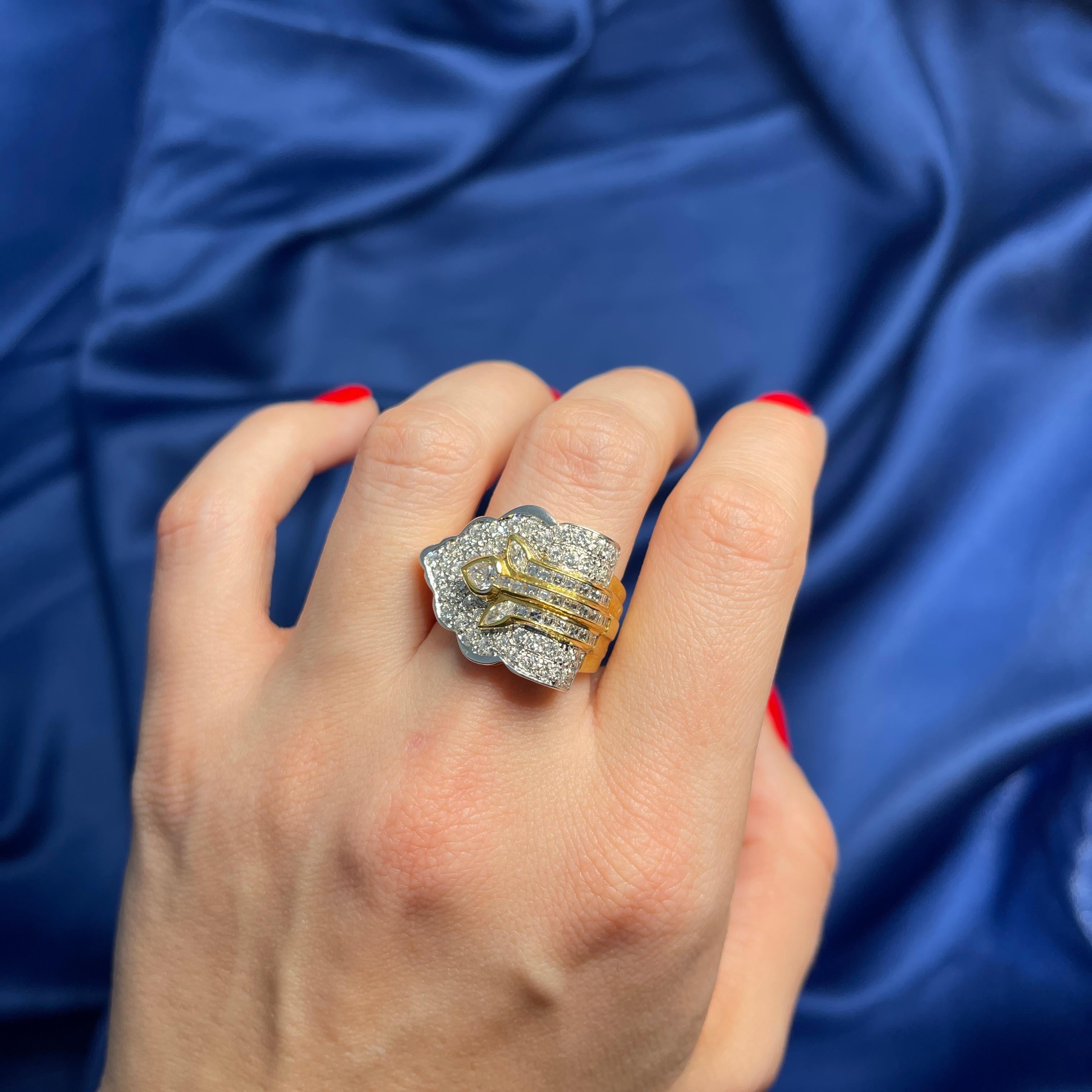 18K Yellow Gold Wide Band Ring with Diamond Leaf Motif For Sale 2