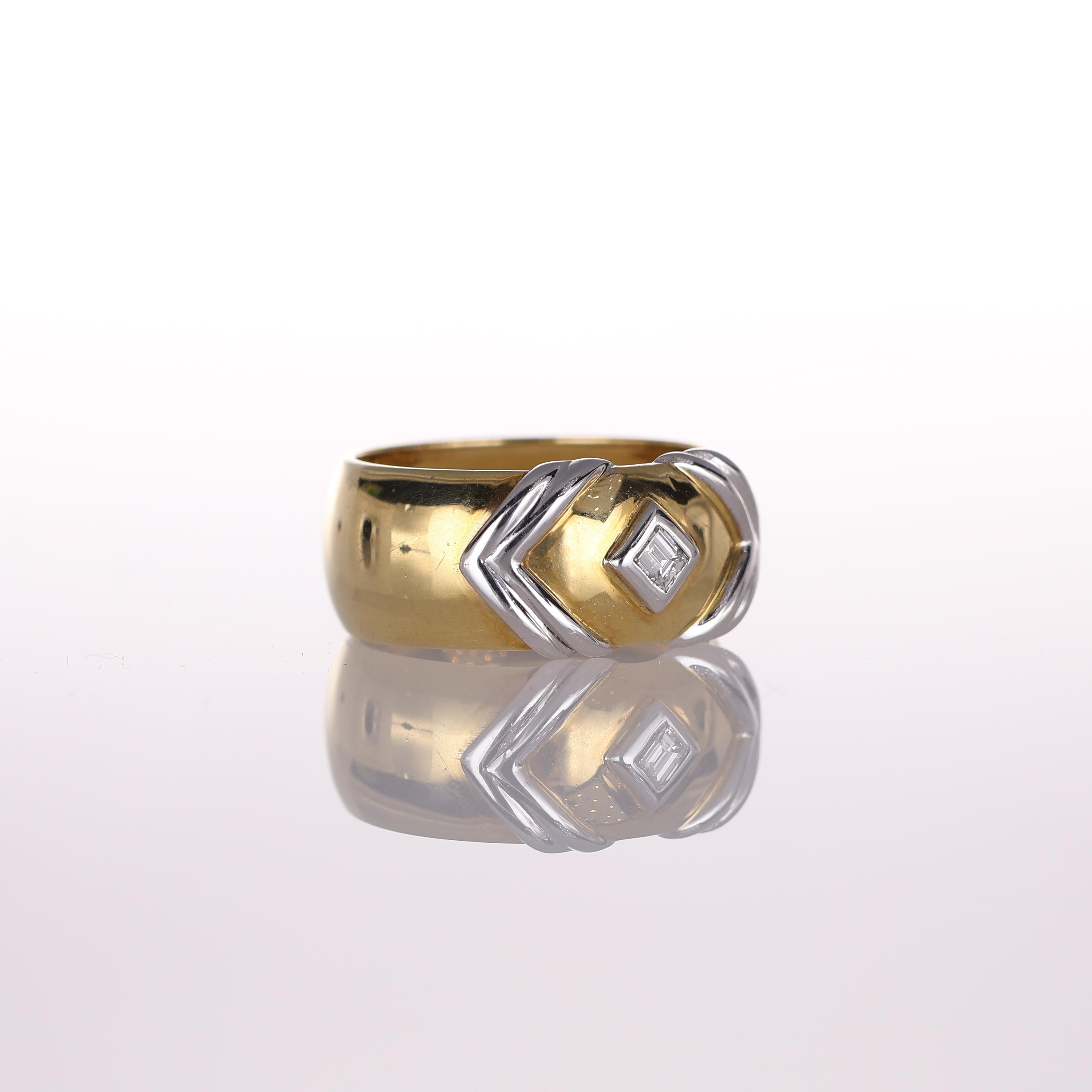 Brilliant Cut 18K Yellow Gold Wide Band Ring with White Gold Arrow Motif and Diamonds For Sale