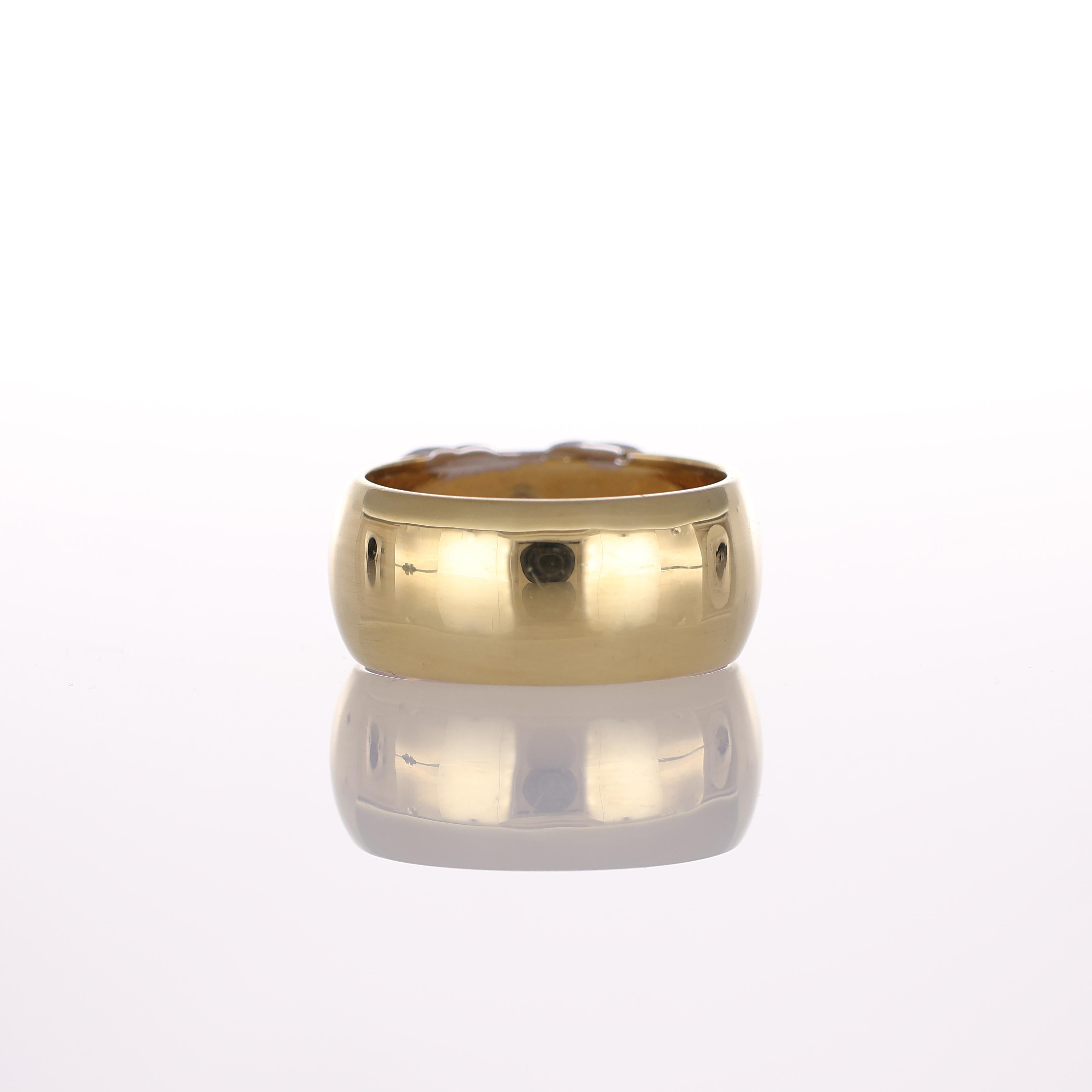Women's or Men's 18K Yellow Gold Wide Band Ring with White Gold Arrow Motif and Diamonds For Sale