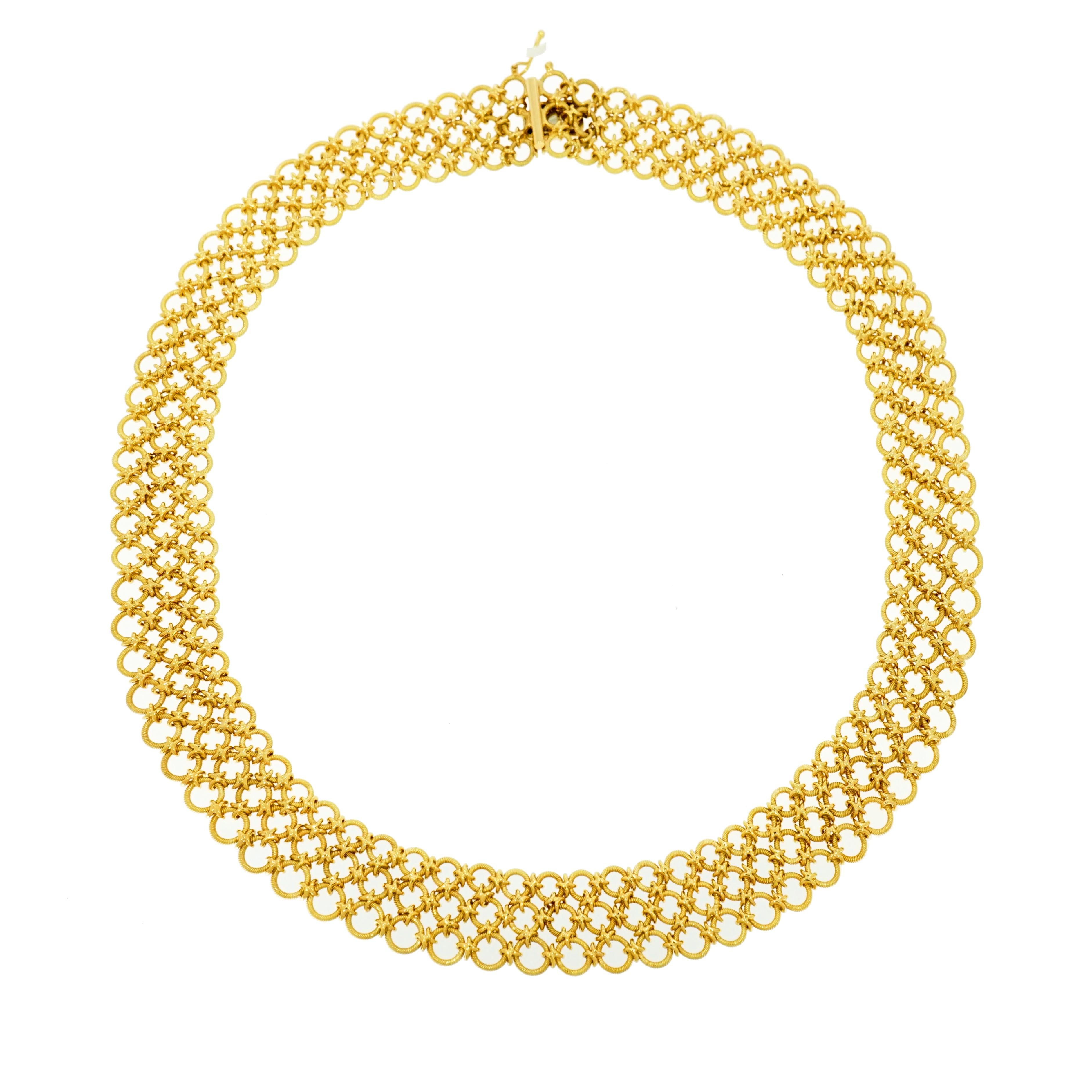 18 Karat Yellow Gold Wide Mesh Necklace In Good Condition In Greenwich, CT