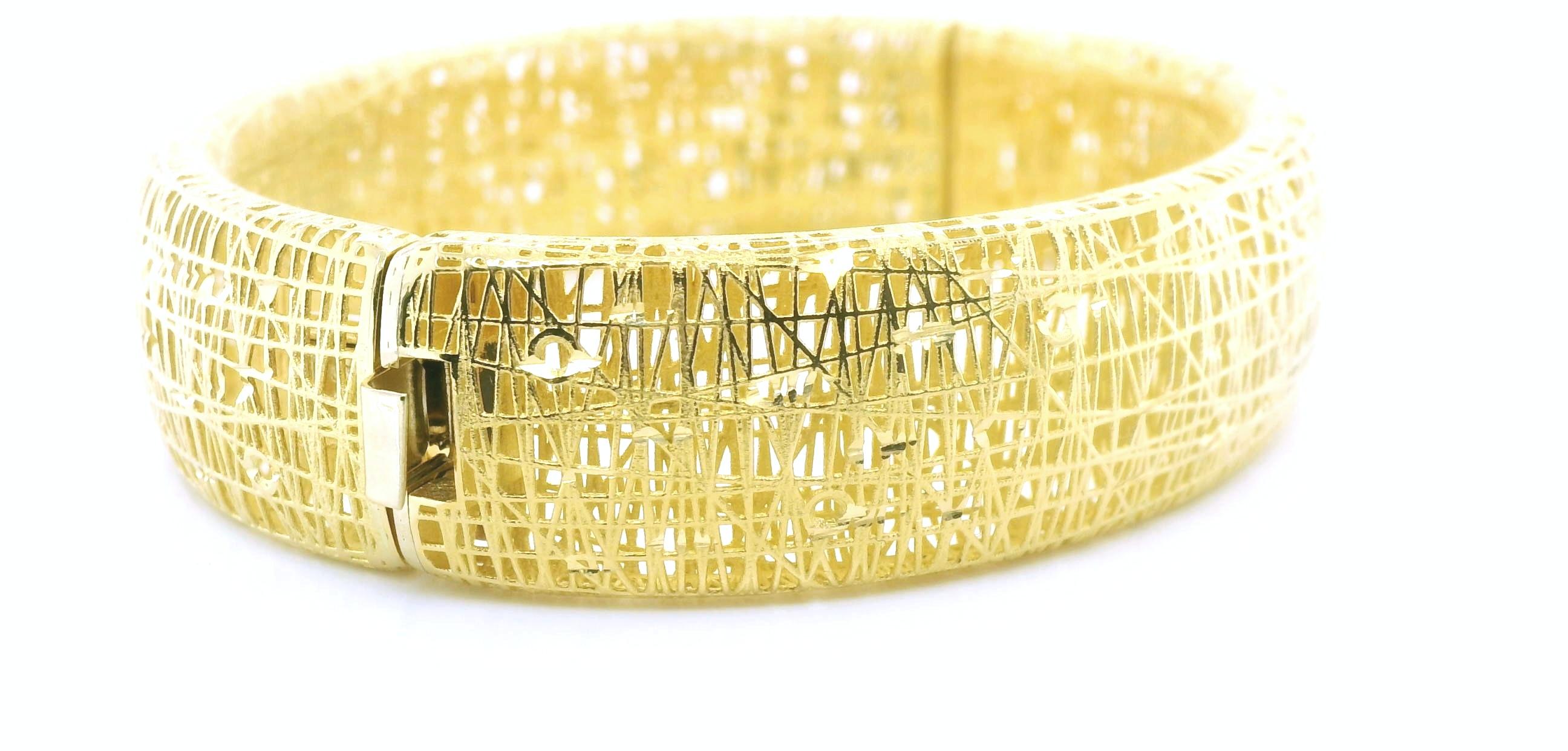 Artisan Bracelet large en or jaune 18k avec design 