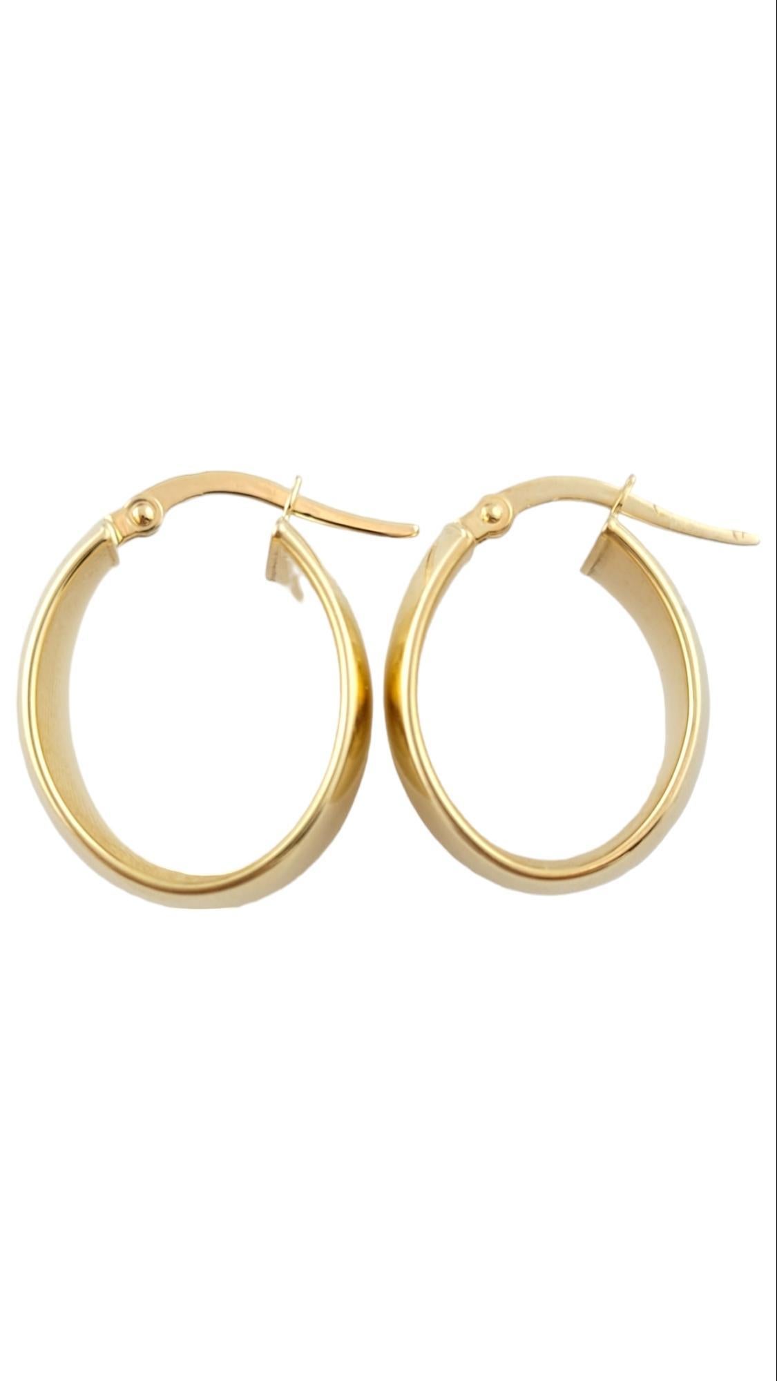18K Yellow Gold Hoop Earrings

This classic set of 18K gold hoops would look gorgeous on anyone!

Size: 22.99mm X 17.84mm X 7.79mm (.905