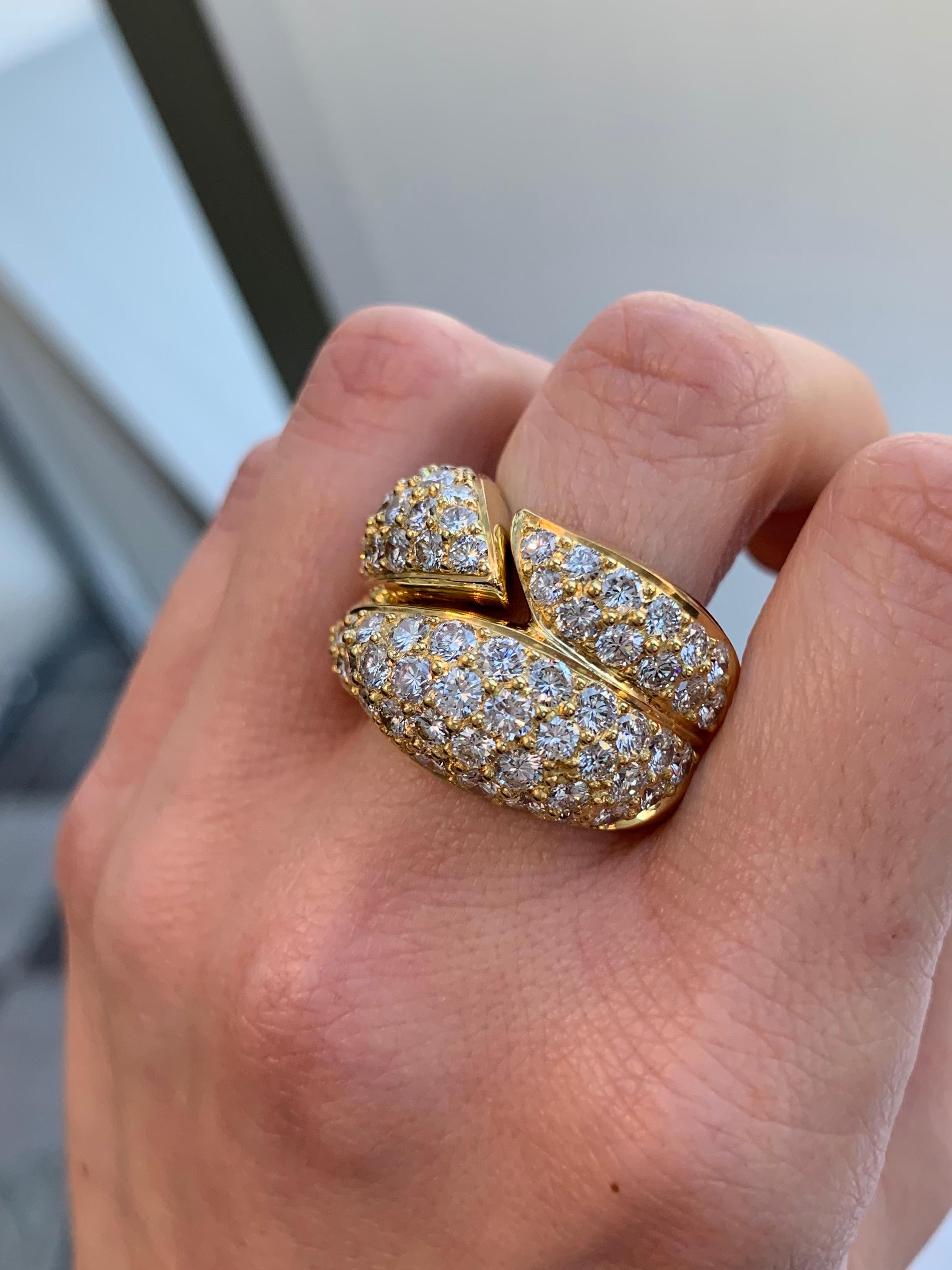 18 Karat Yellow Gold Wide Pavé Diamond Hinged Ring For Sale 3