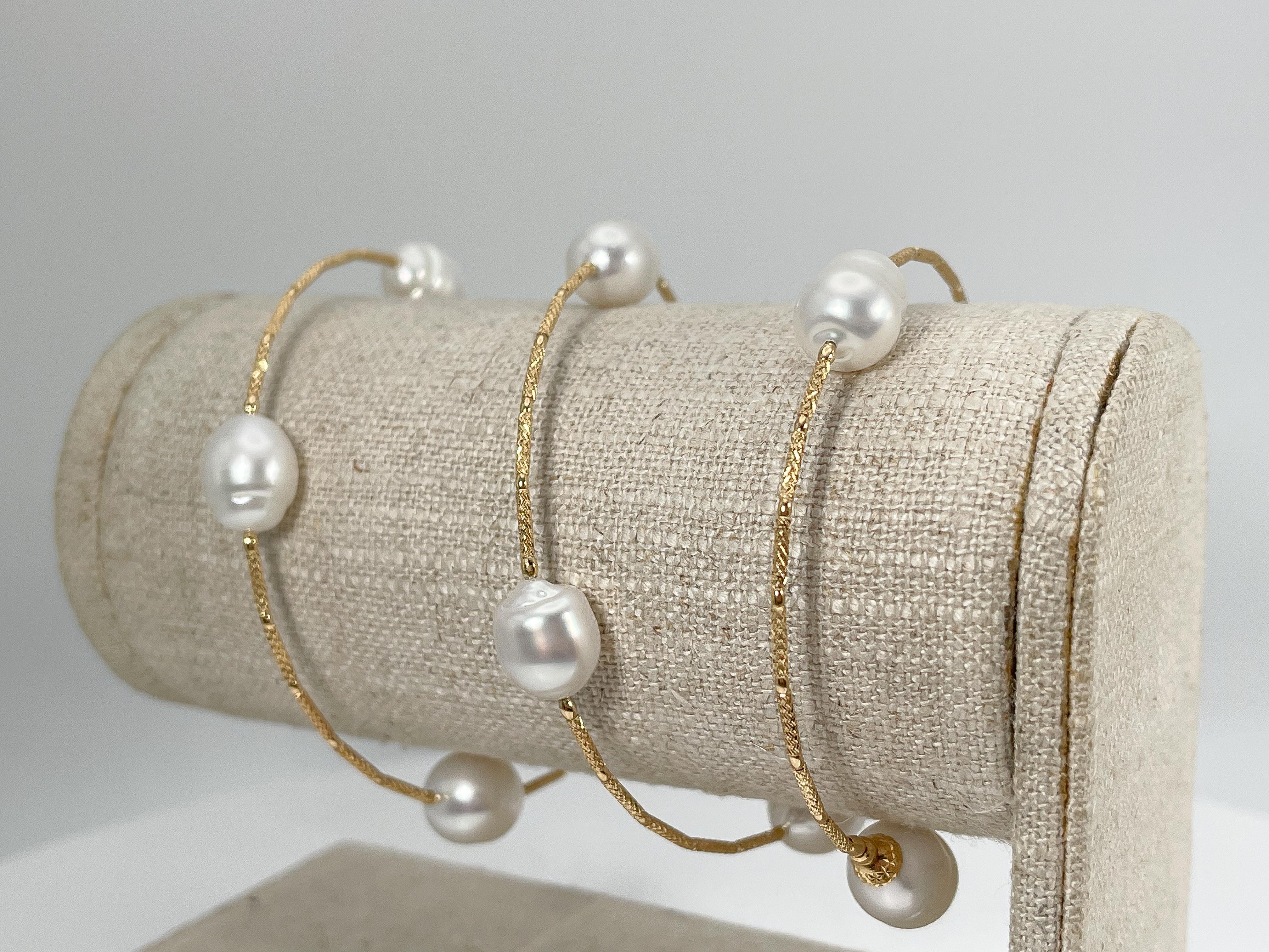 18K Yellow Gold Wire Cable White Pearl Bracelet In Excellent Condition For Sale In Stuart, FL