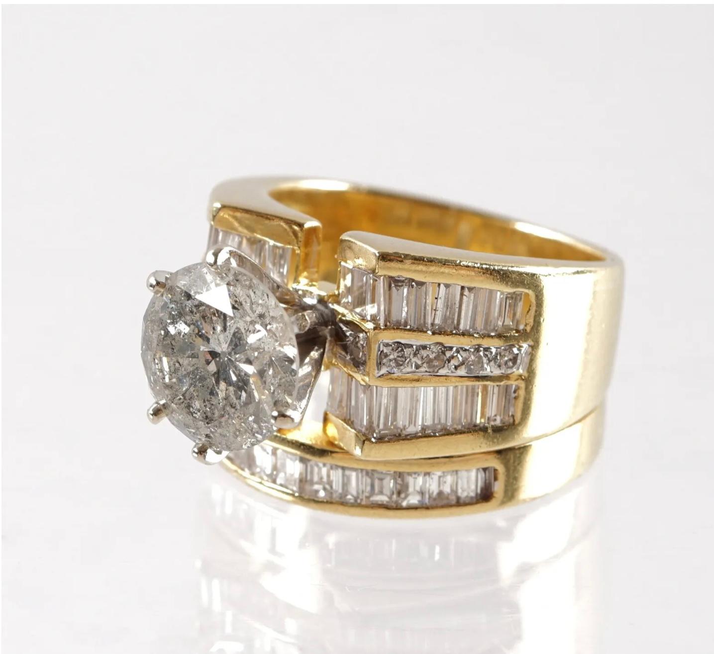 18K Yellow Gold With 5.91 CTW Diamonds Bridal Ring Set  In Good Condition For Sale In Bradenton, FL