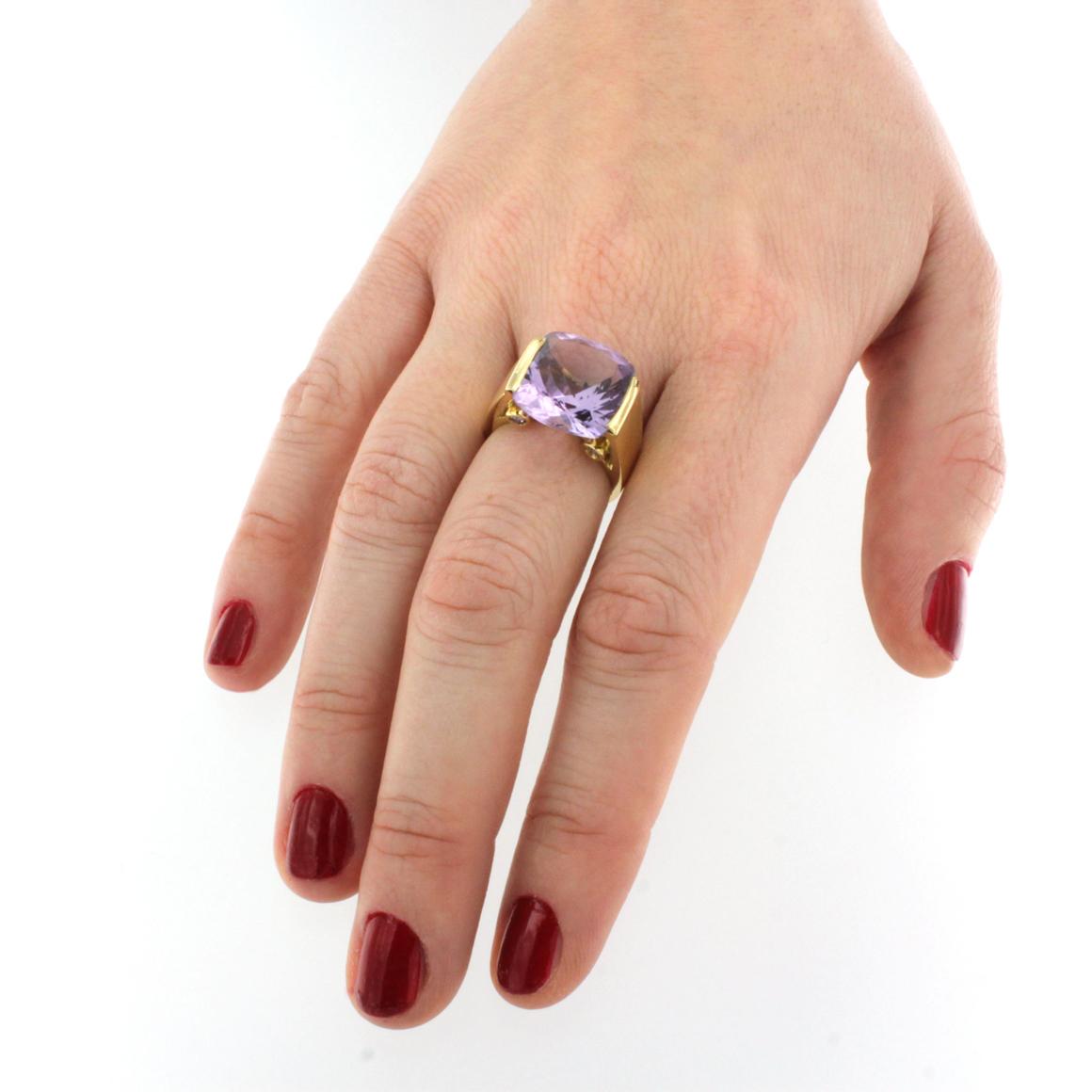 Trendy cocktail ring handmade in Italy by Stanoppi Jewellery since 1948
Ring in 18k yellow gold with Amethyst (square cut, size: 14x14 mm; round cut, size: 1,5 mm) g.12.60

Size of ring:  14 EU   - 7  USA 


All Stanoppi Jewelry is new and has never