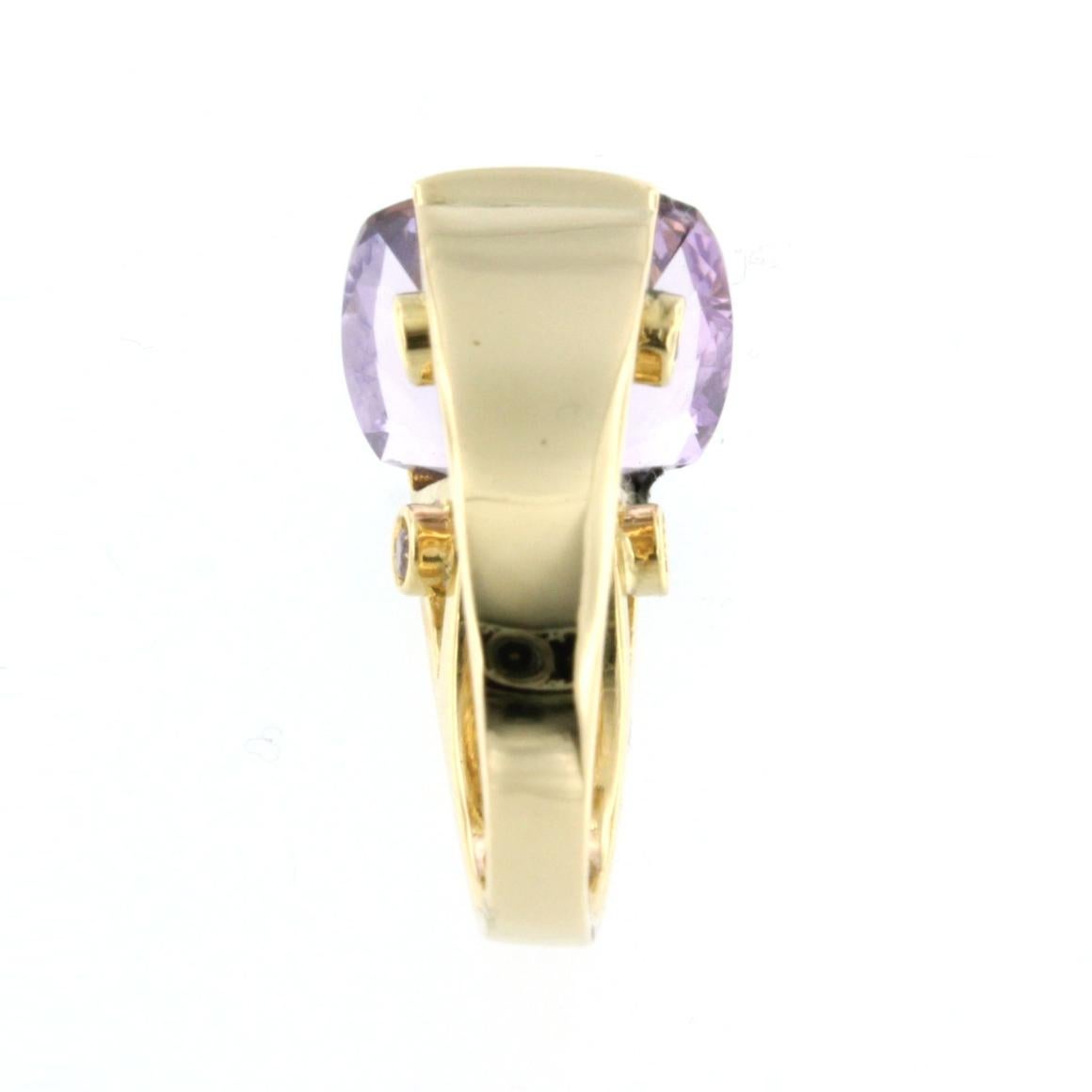 Square Cut 18k Yellow Gold With Amethyst Ring For Sale