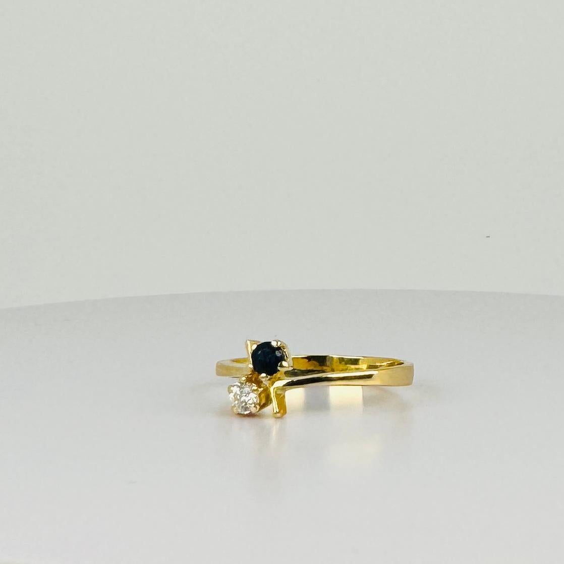 18k yellow gold with blue sapphire 0.06 ct with a brilliant-cut diamond 0.06 ct For Sale 2