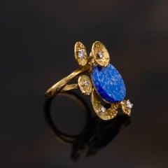 Ring aus 18-karätigem Gelbgold mit Diamanten und blauem Lapislazuli