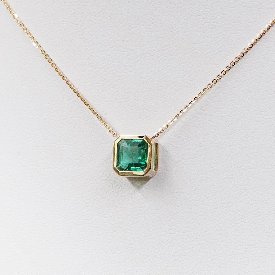 18K Yellow Gold Necklace With Emerald  1.17 ct. In New Condition For Sale In New York, NY