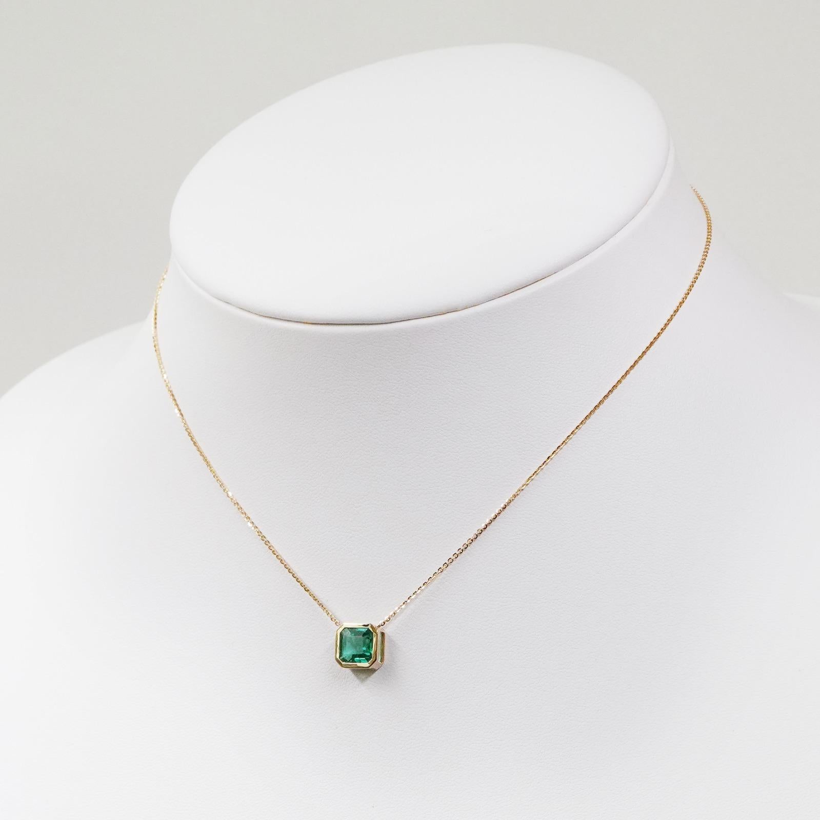 Octagon Cut 18K Yellow Gold Necklace With Emerald 1.59 ct. For Sale