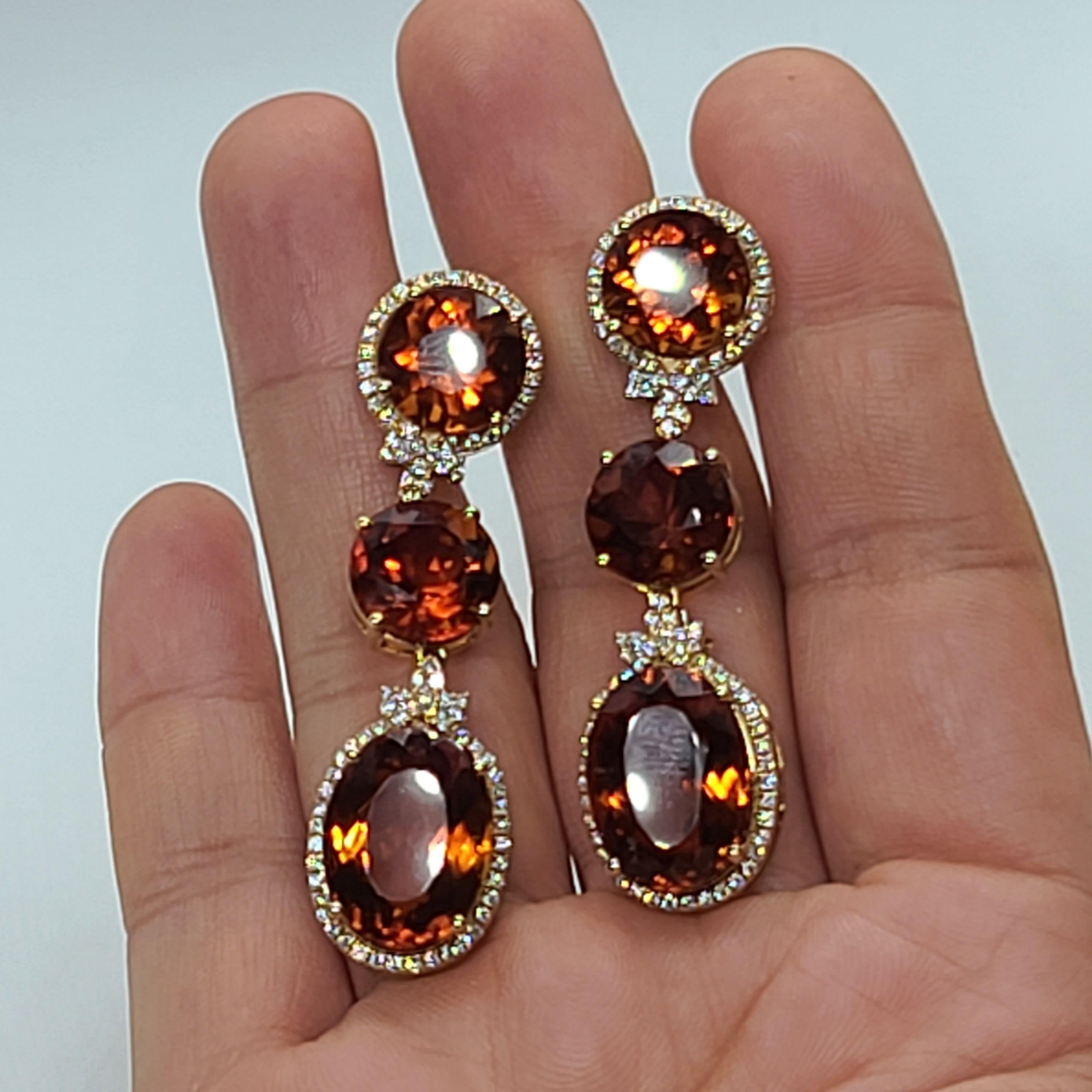 18 Karat Gold with Fire Royal Citrine and Diamonds Drop Dangle Earrings, One In New Condition In Hong Kong, HK